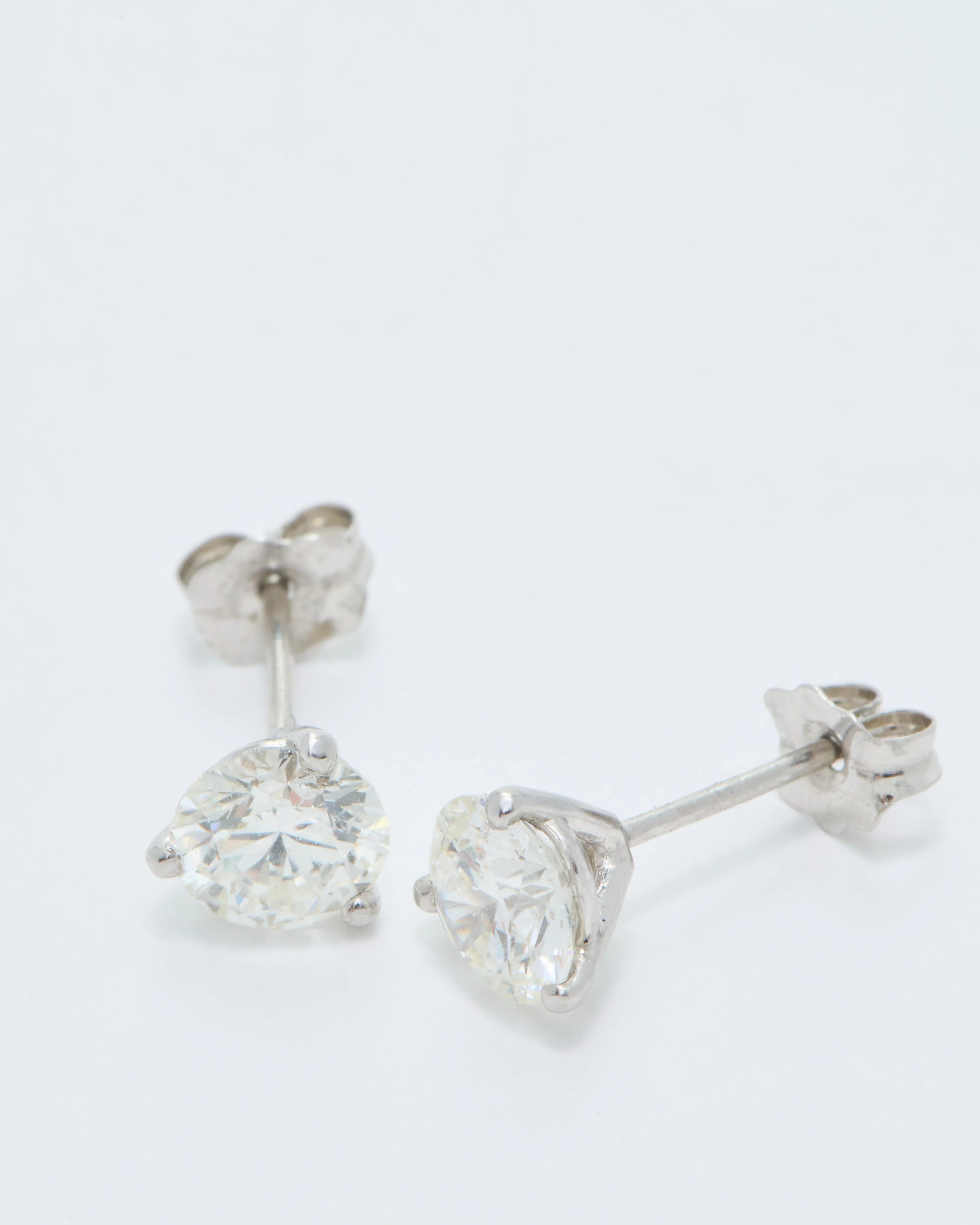 platinum diamond studs - Image 7