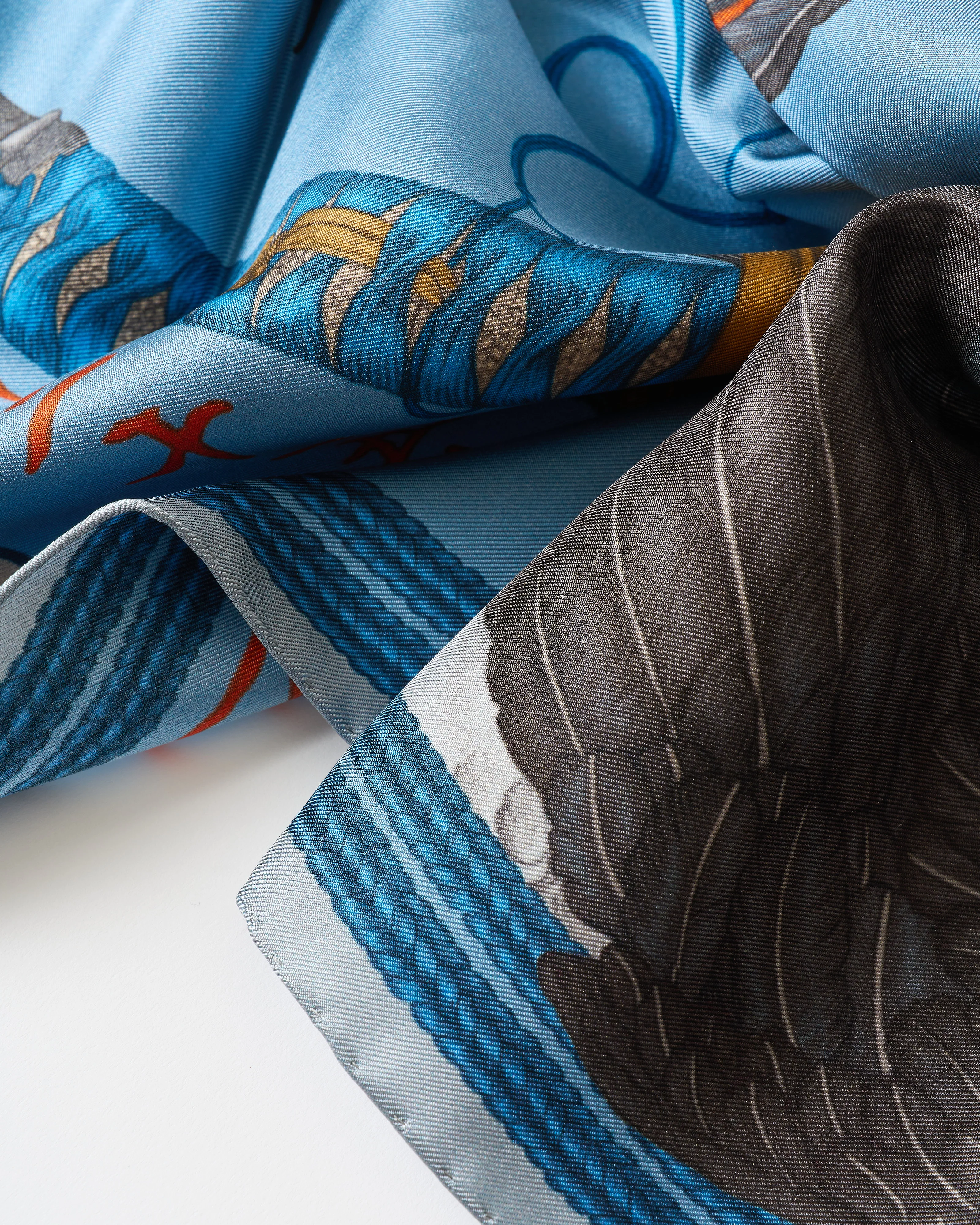 kionobori karasu silk twill square scarf - Image 4