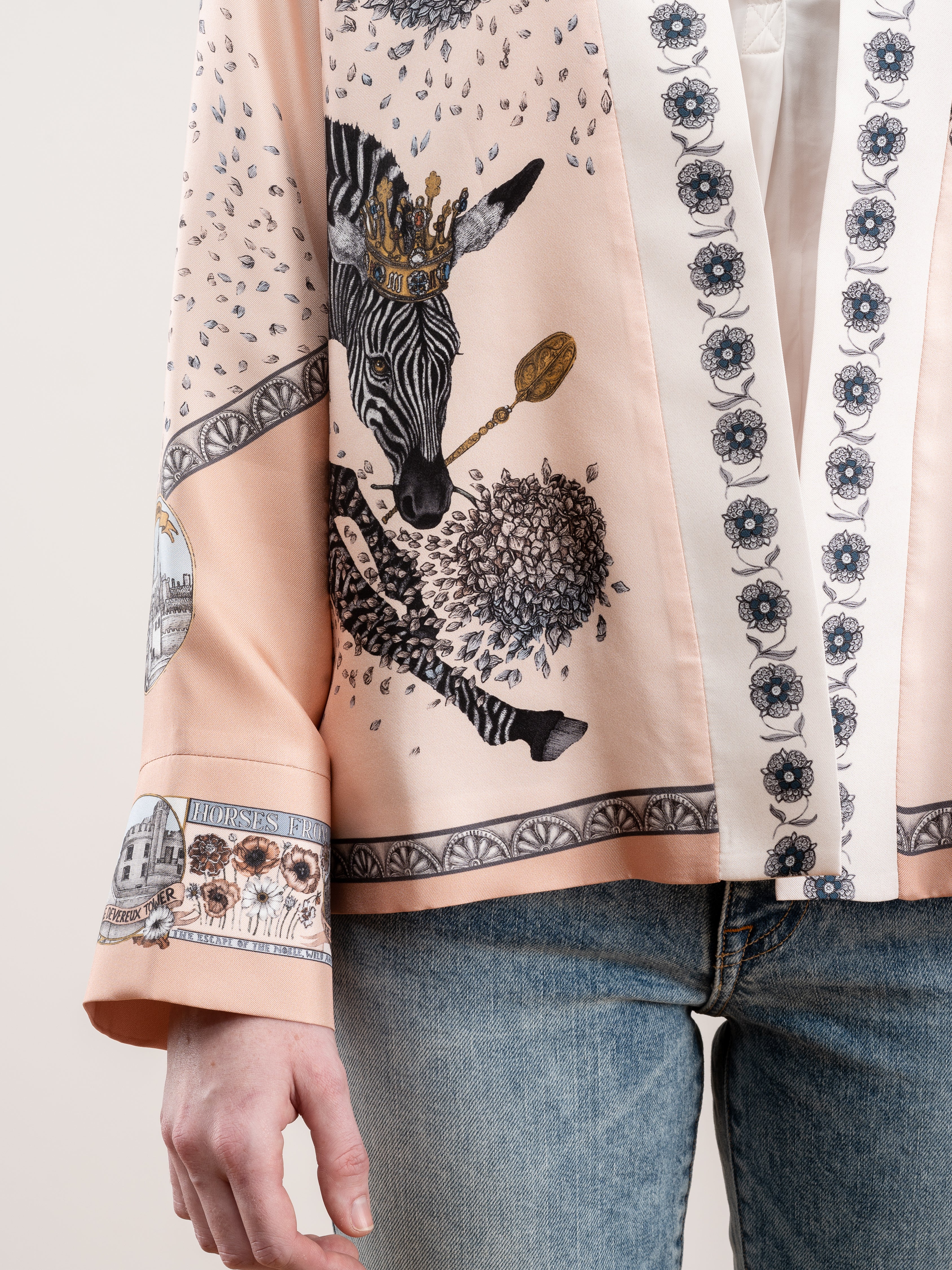royal striped horses short silk jacket - pastel pearl - Image 6