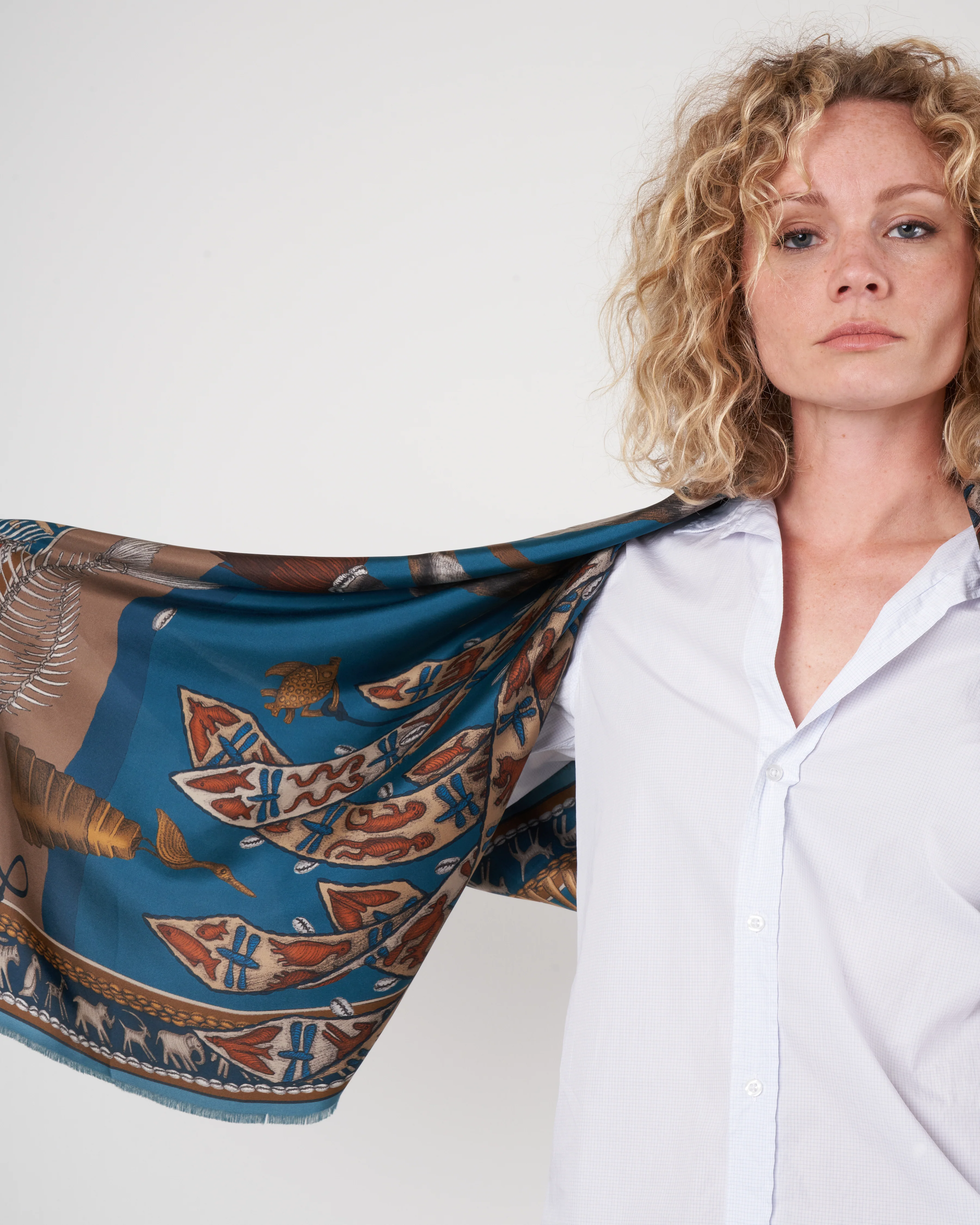 silk scarf 135 x 135 cm - lagoon/fawn - Image 4