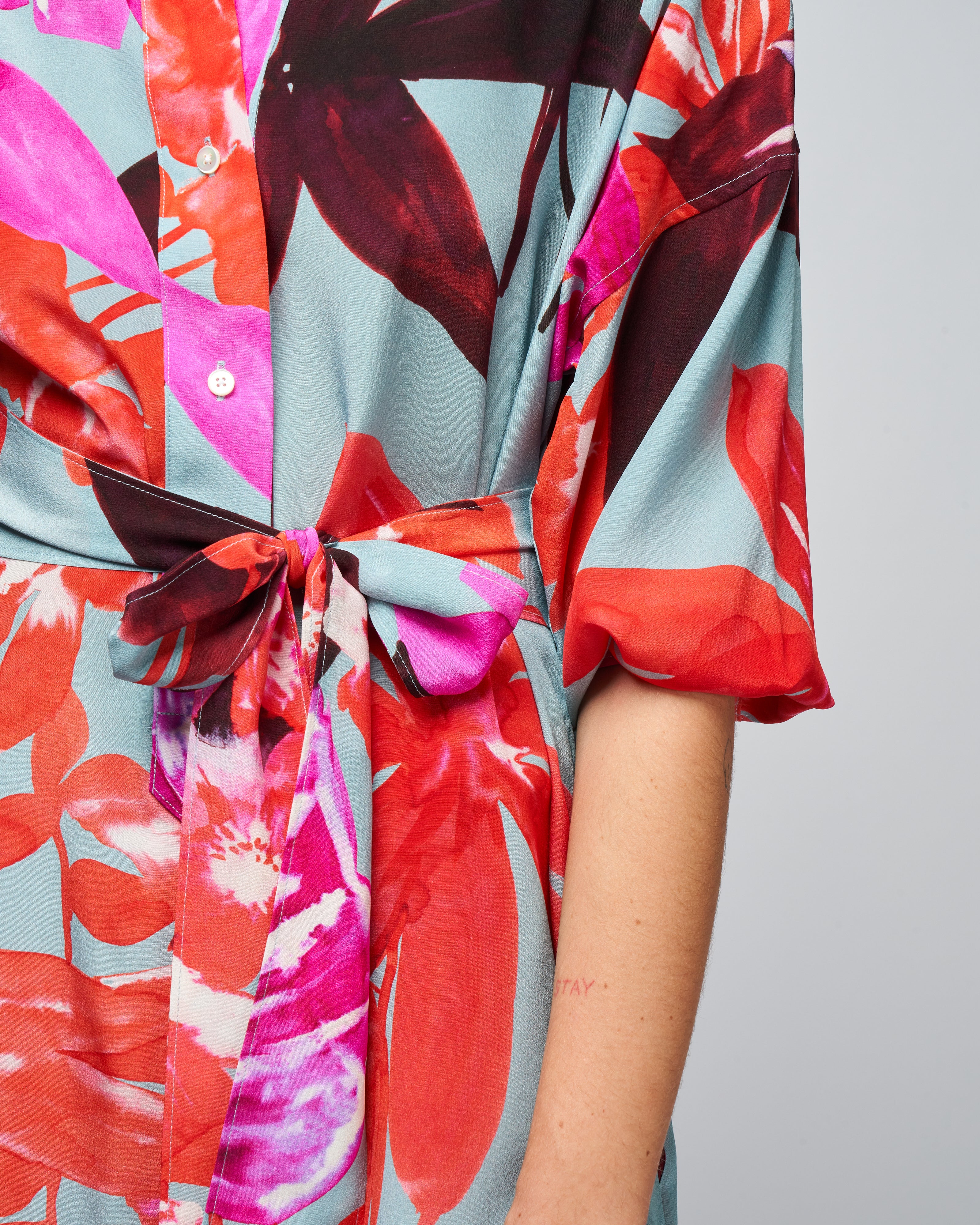 ekatery 34 dress - red blue jungle - Image 5