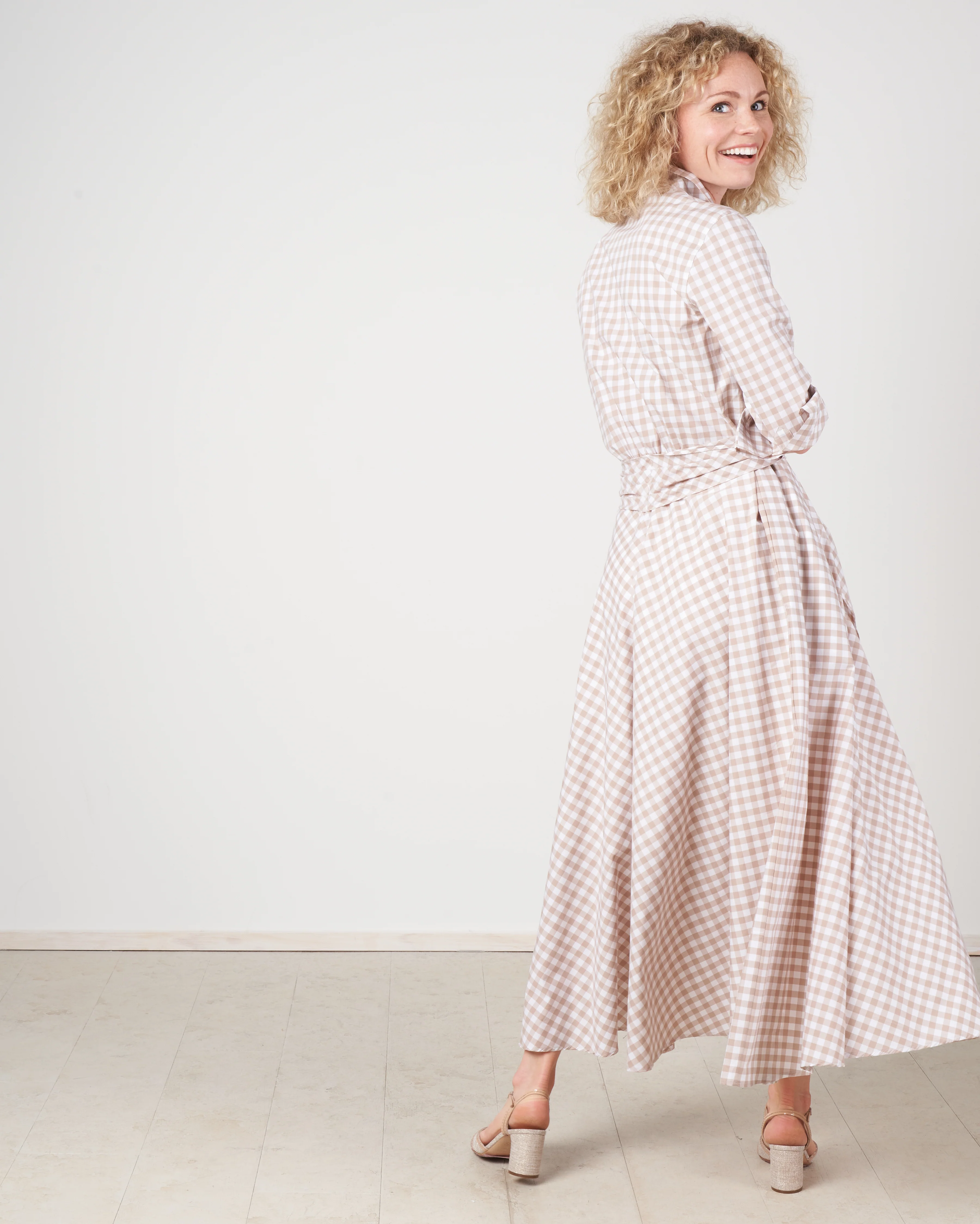 gelsa dress - beige & white small check - Image 3