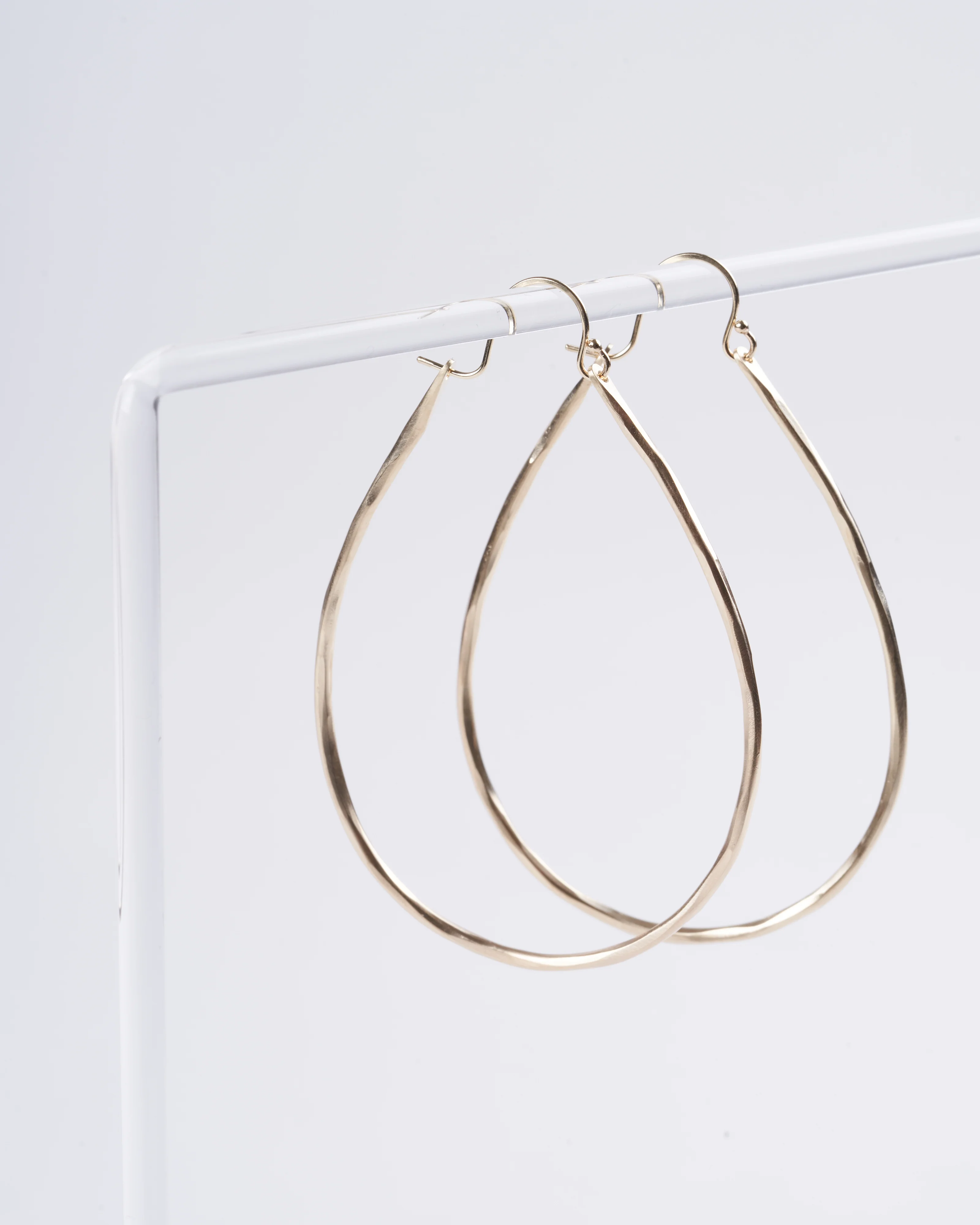 large anjou hoops - gold