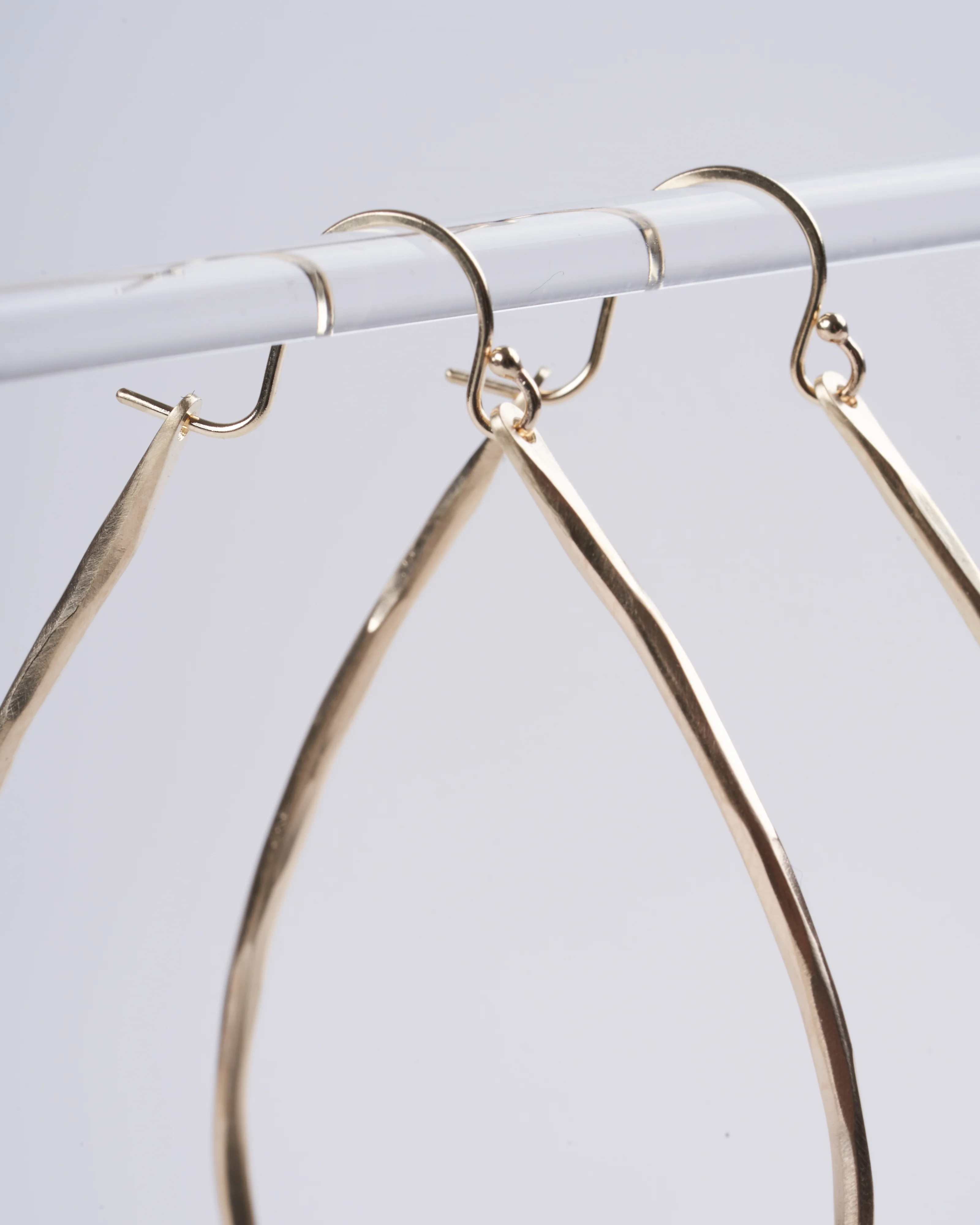 large anjou hoops - gold - Image 2