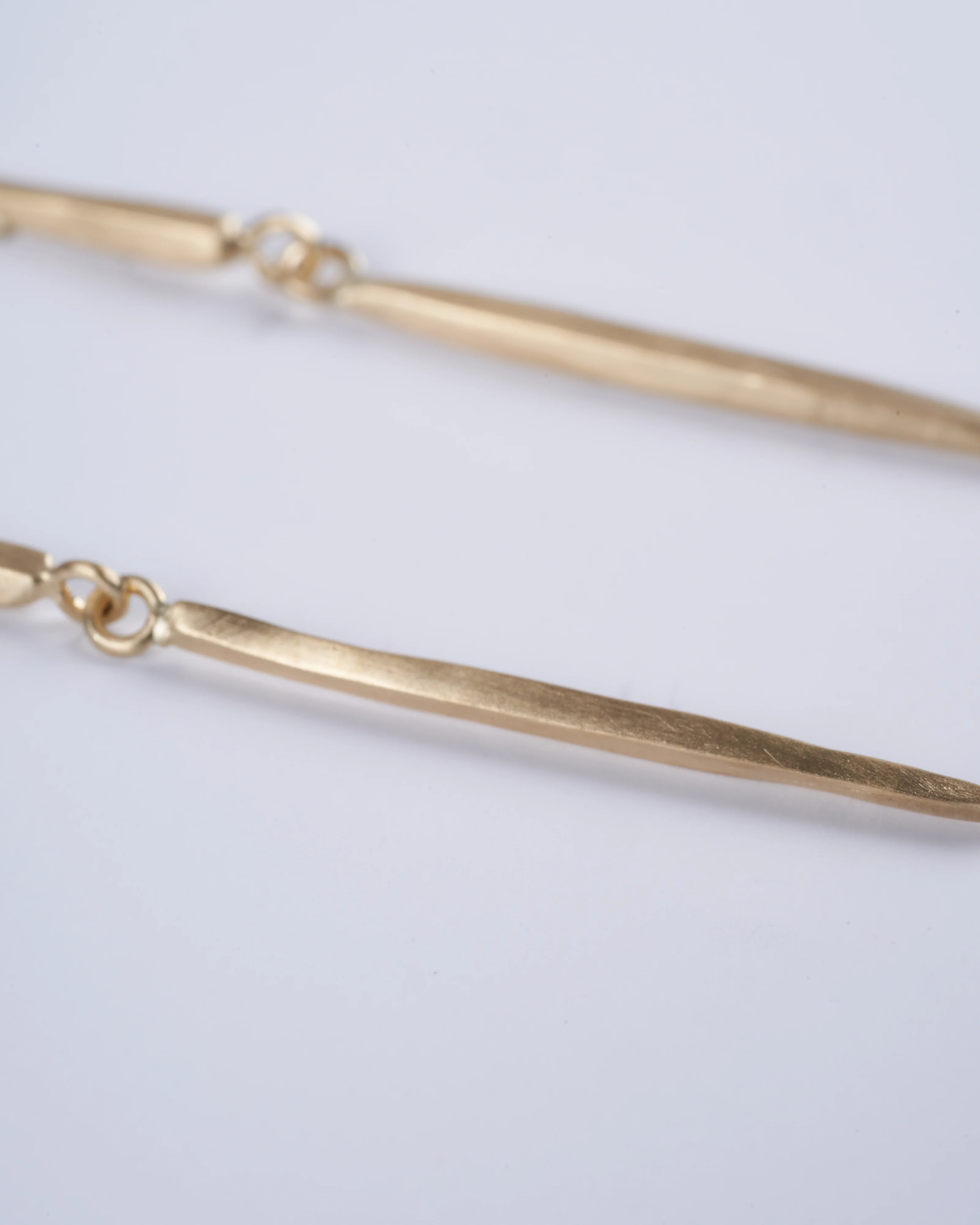 short icicle post earrings - gold - Image 3
