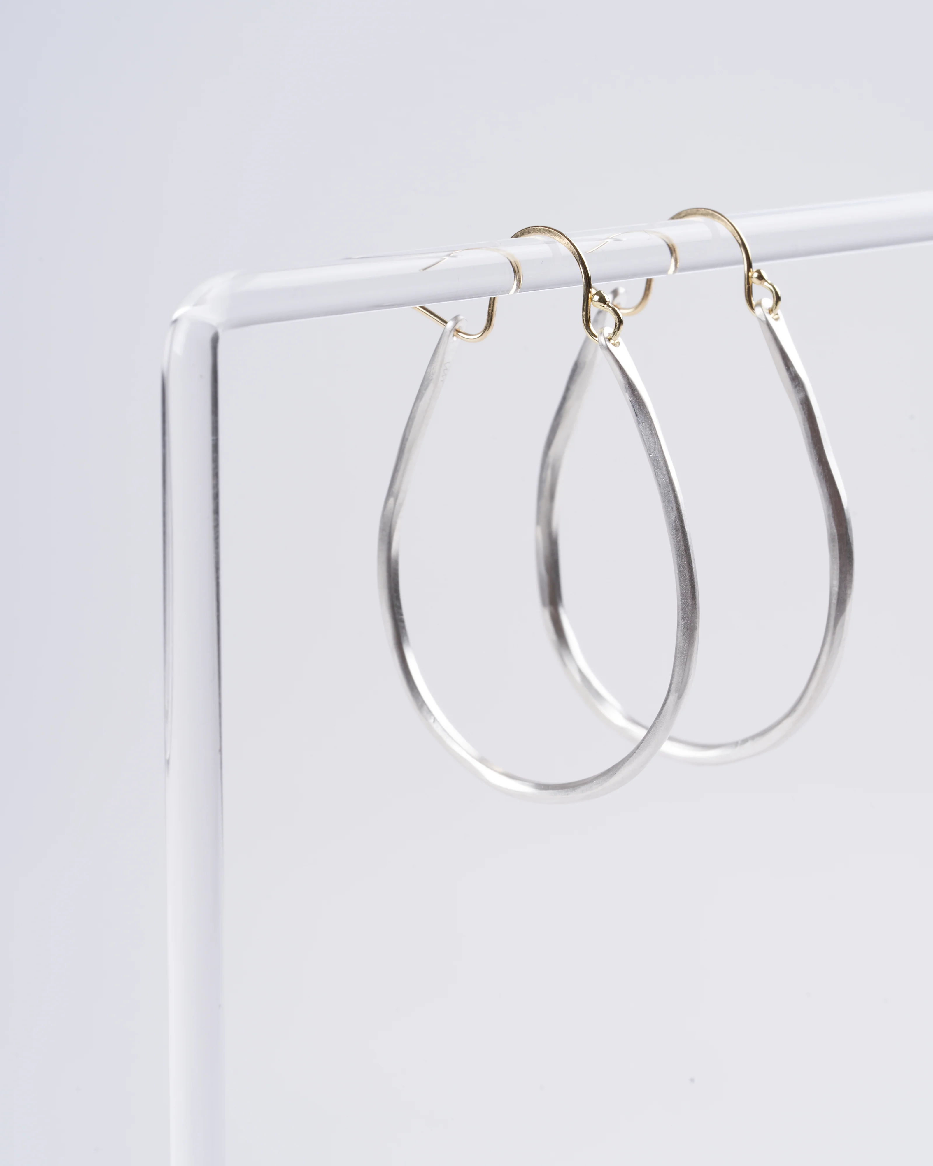 small anjou hoops - silver - Image 3