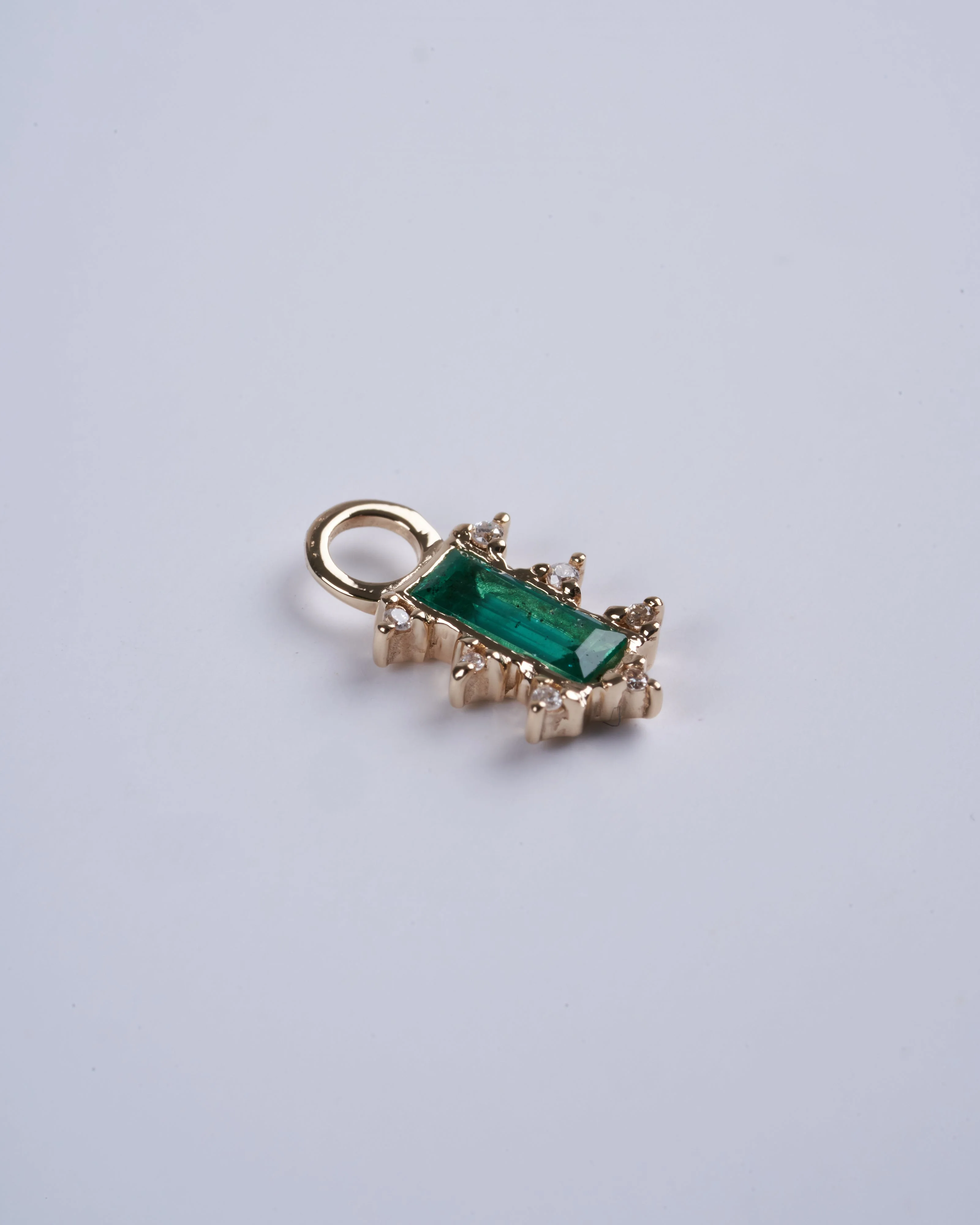 10k mosaic charm with emerald baguette - gold - Image 2