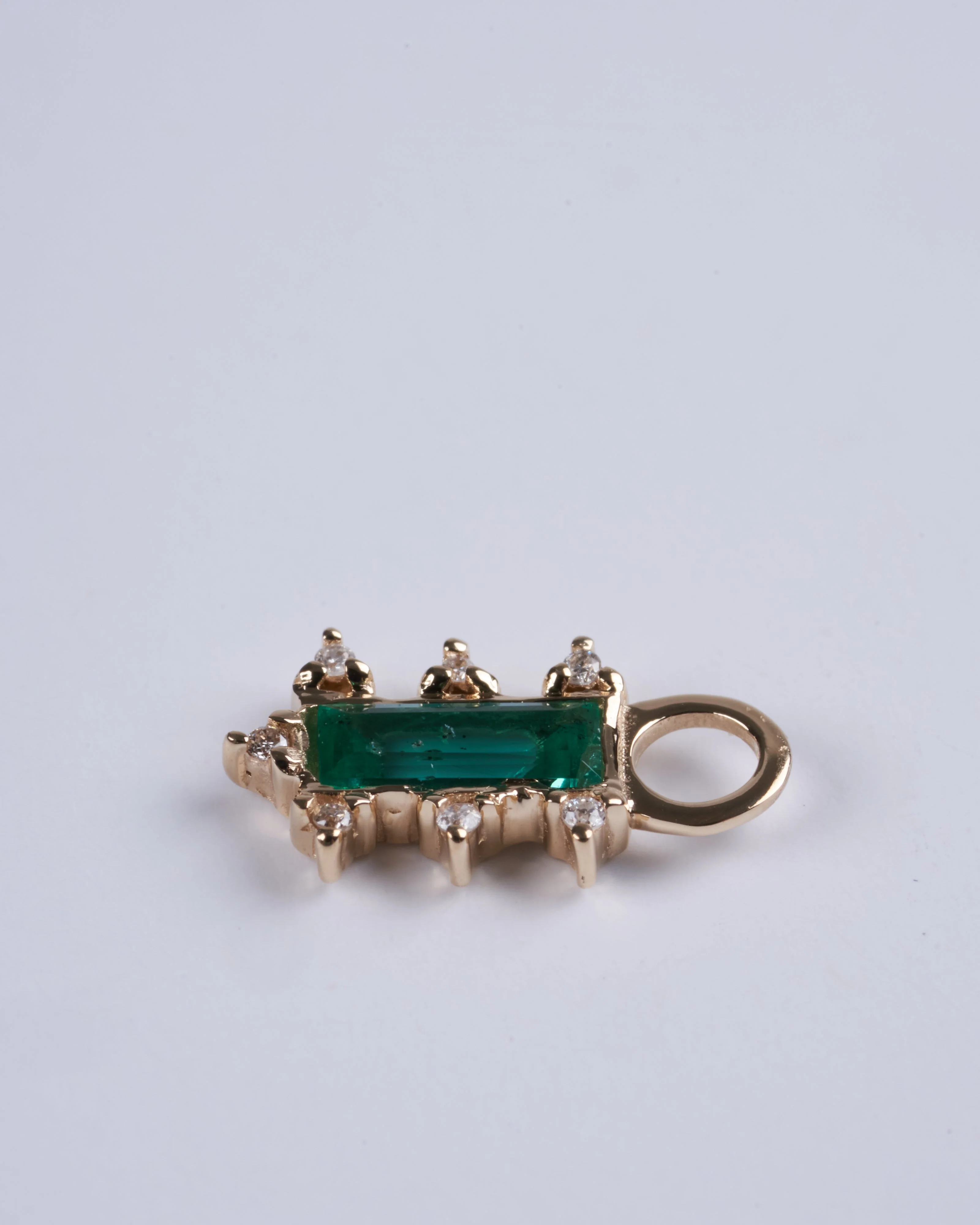 10k mosaic charm with emerald baguette - gold - Image 3