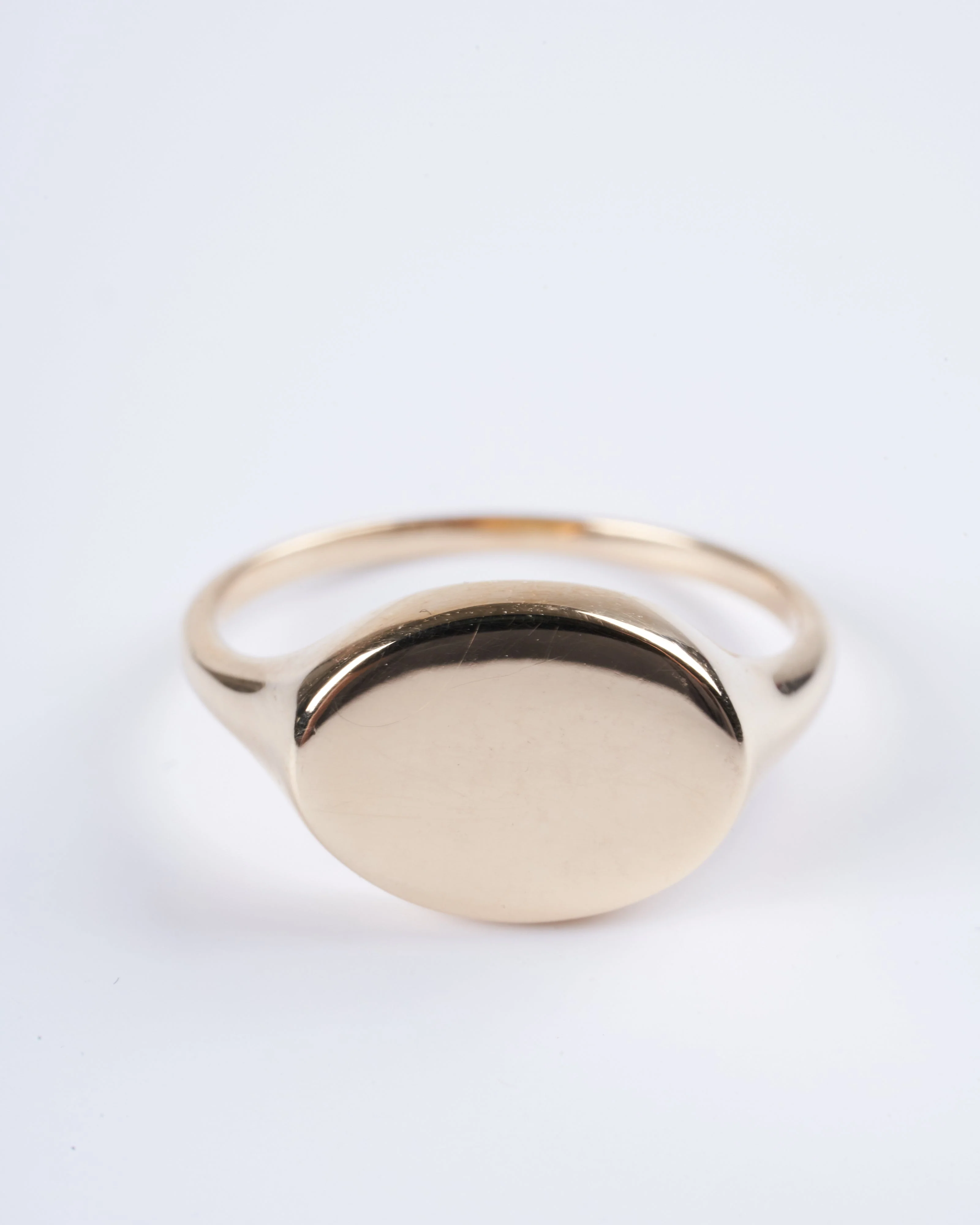 small oval signet ring in gold - gold - Image 2