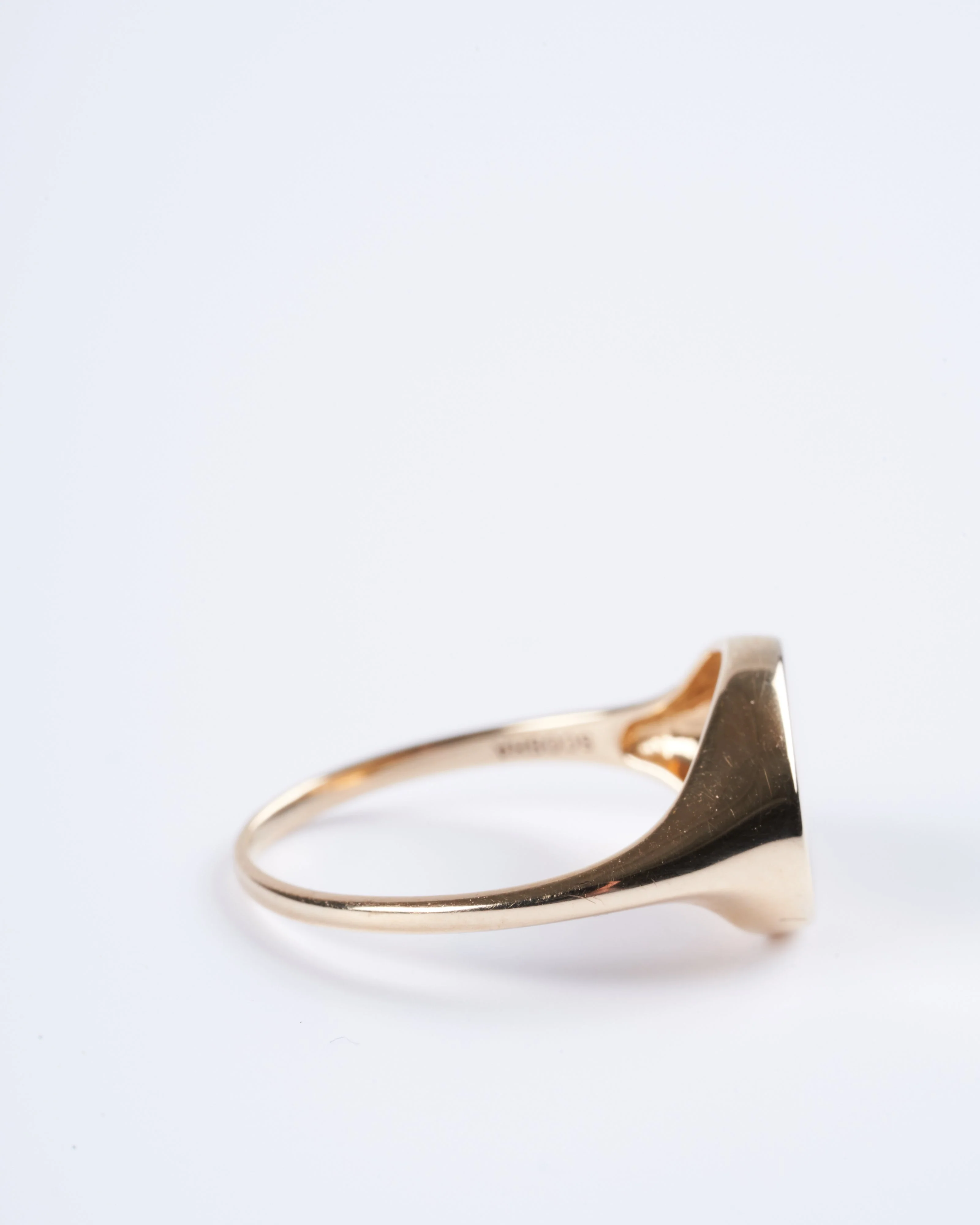 small oval signet ring in gold - gold - Image 4