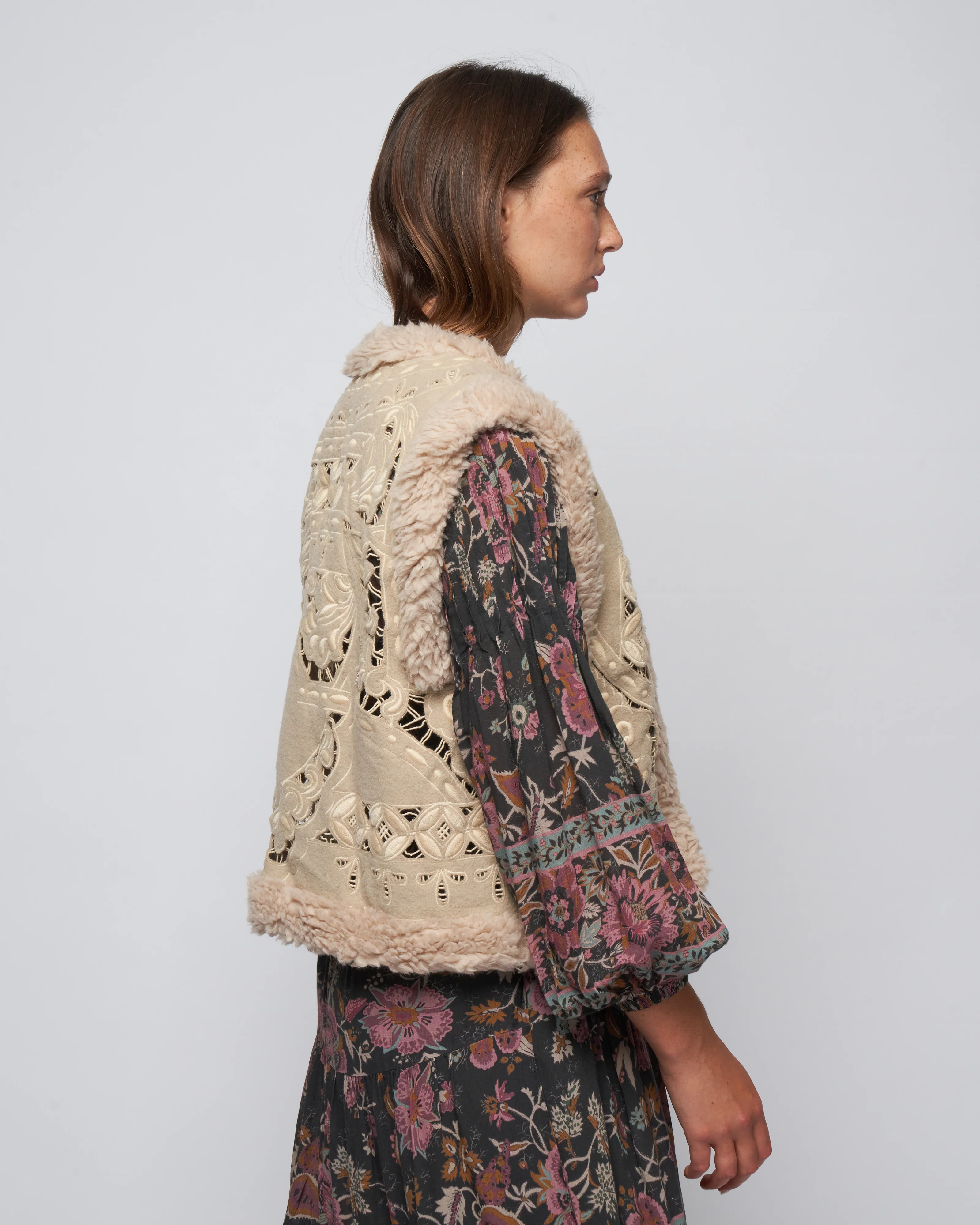anita eyelet vest - oatmeal - Image 3