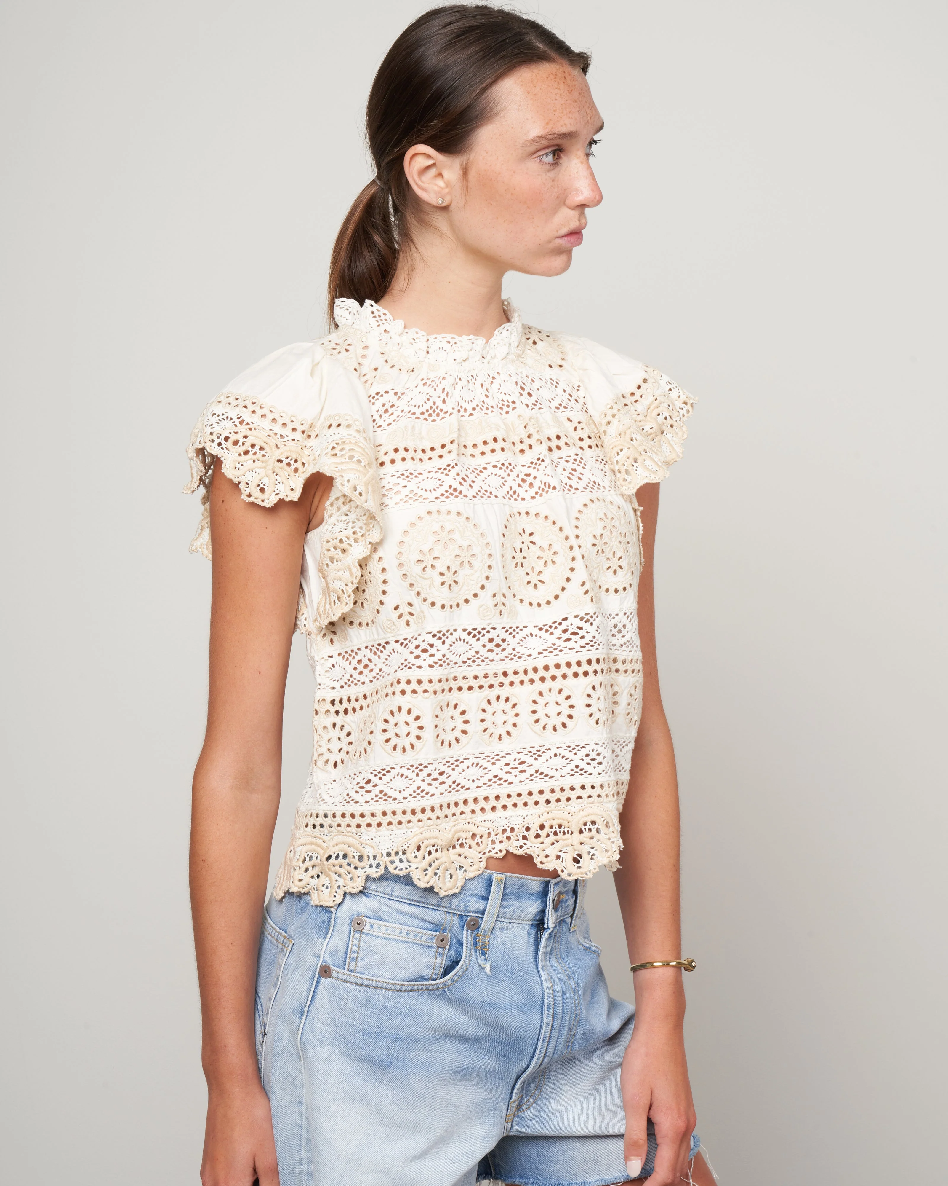 evie eyelet flutter slv top - cream - Image 3