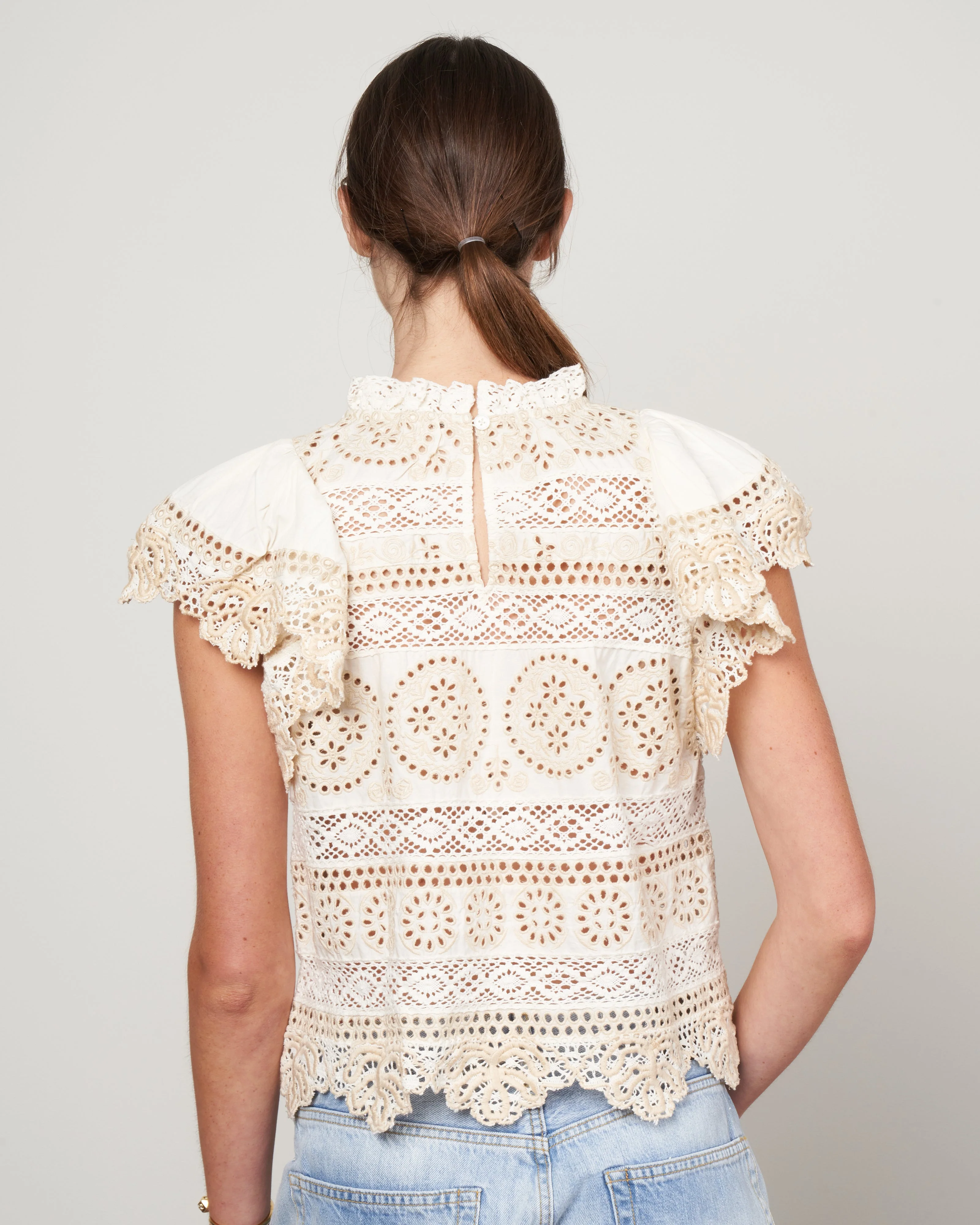 evie eyelet flutter slv top - cream - Image 4