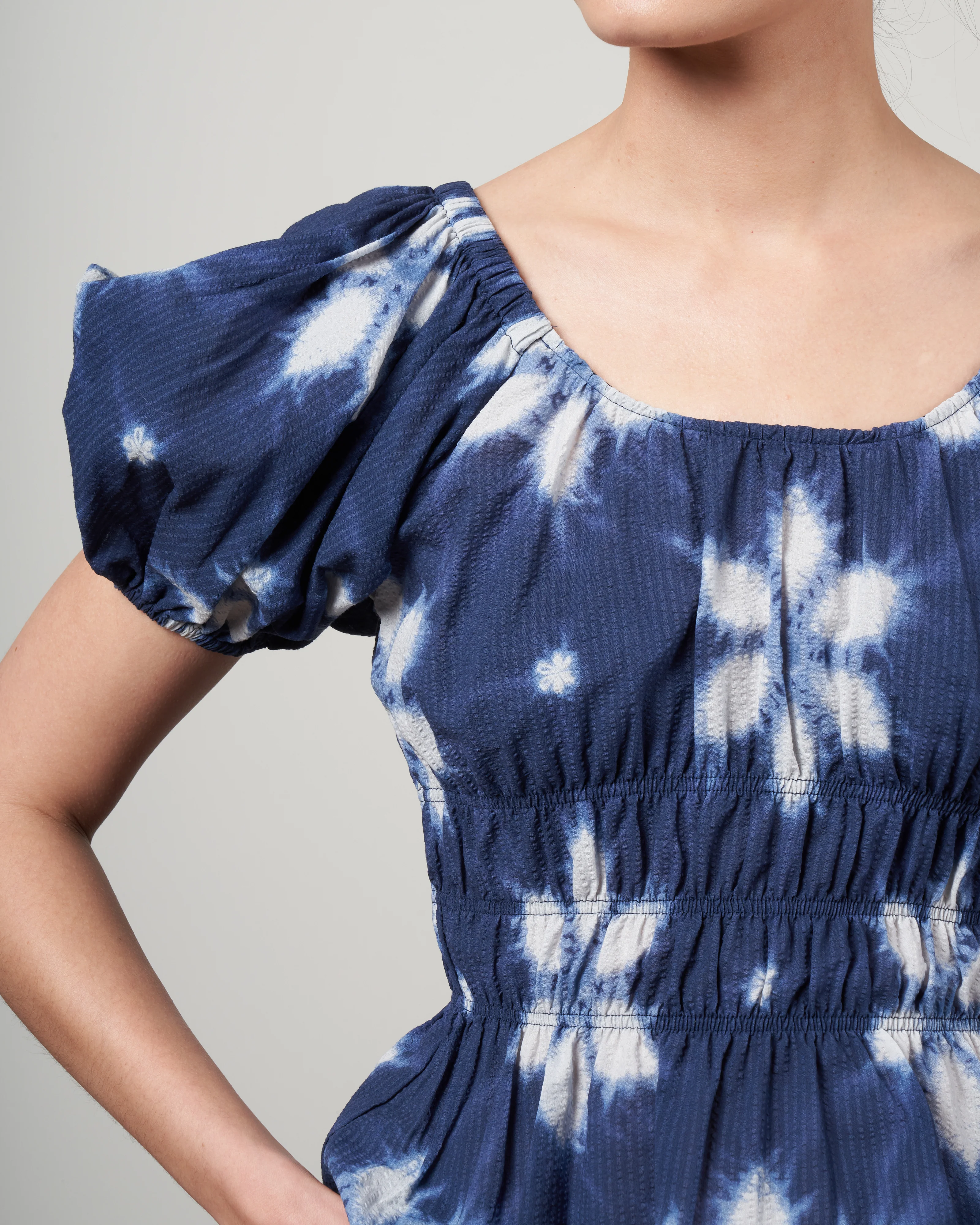 isla print puff sleeve top - navy - Image 5