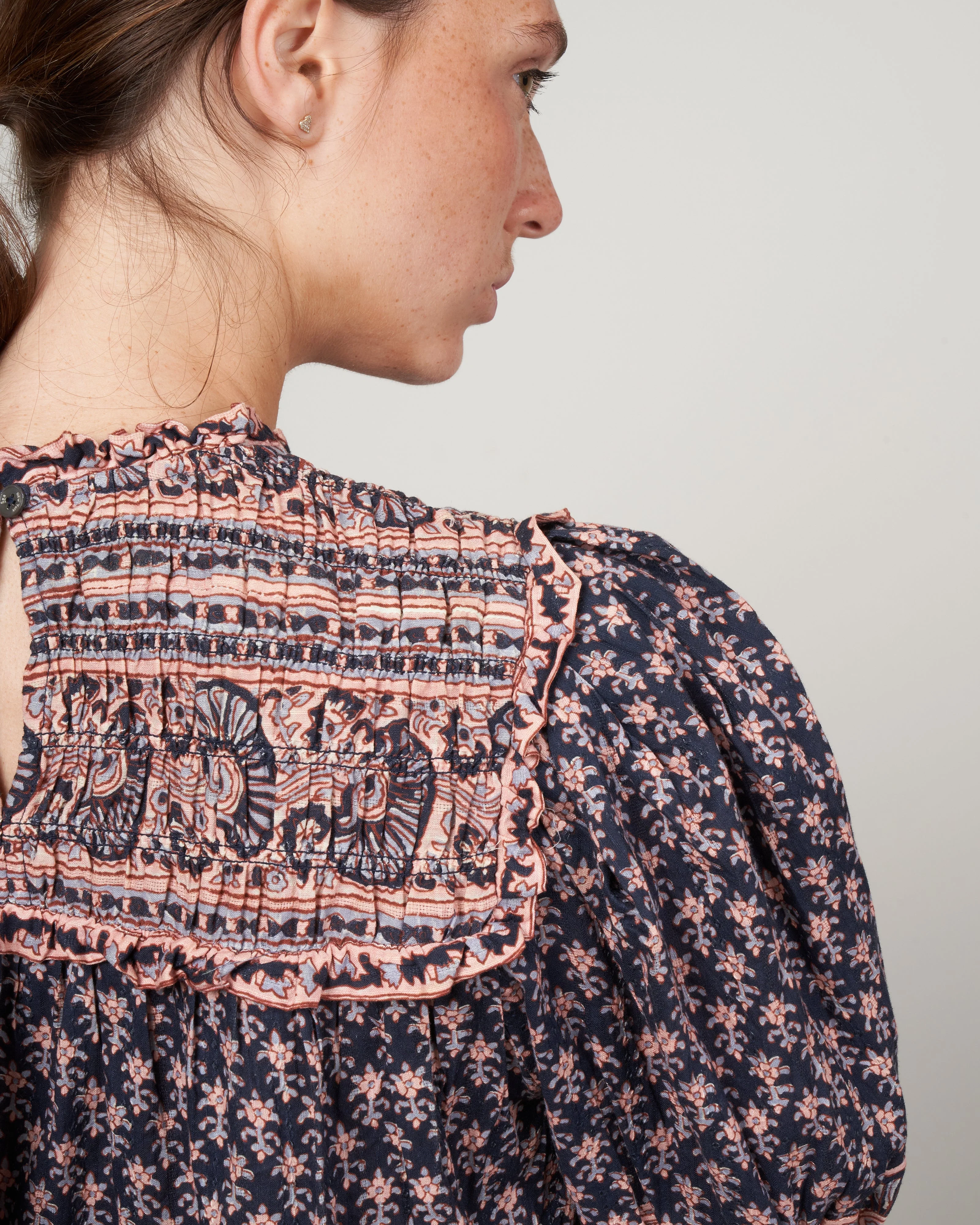 jasper border puff slv smocked top - marine - Image 5