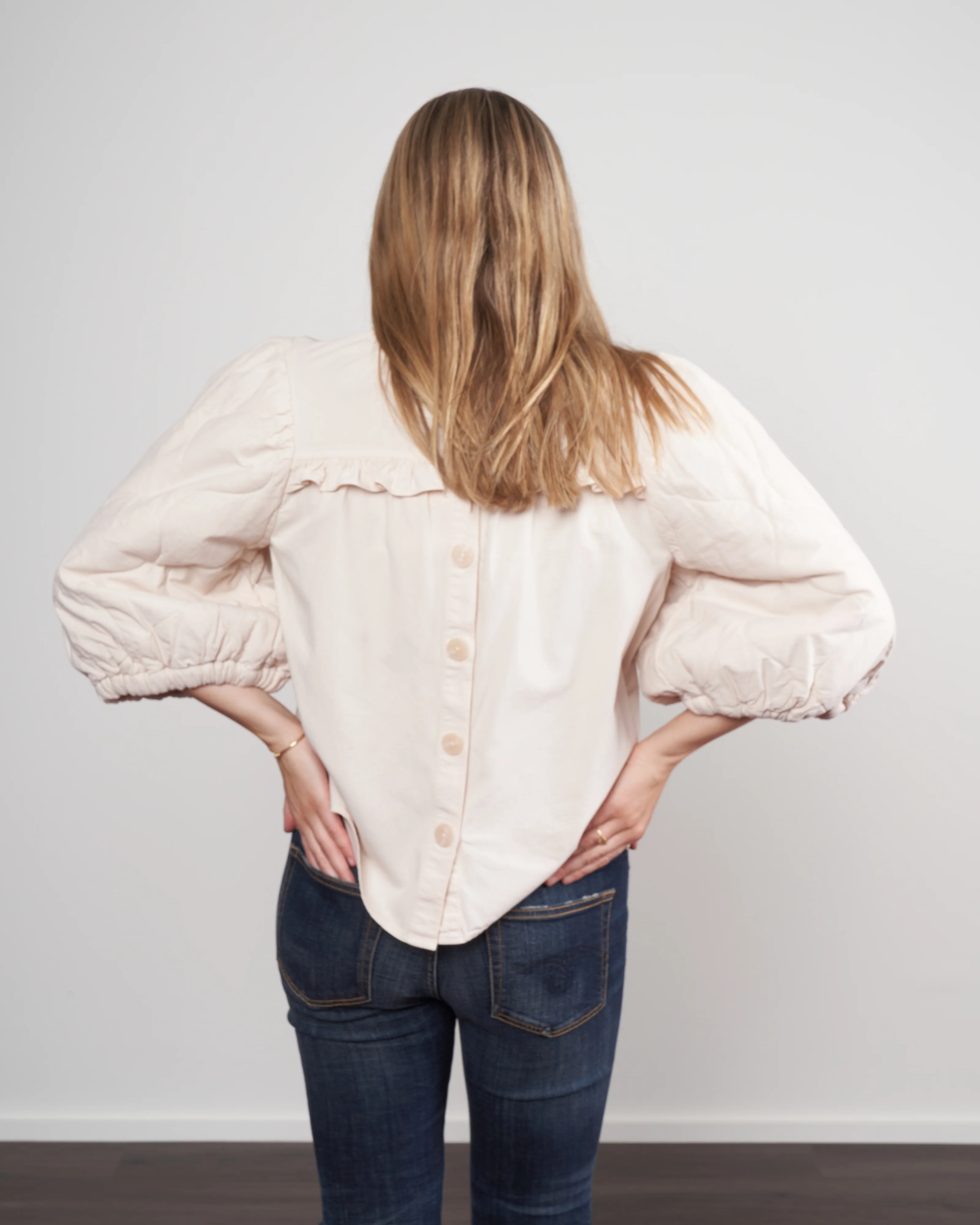 layla quilted puff slv top - barley - Image 4