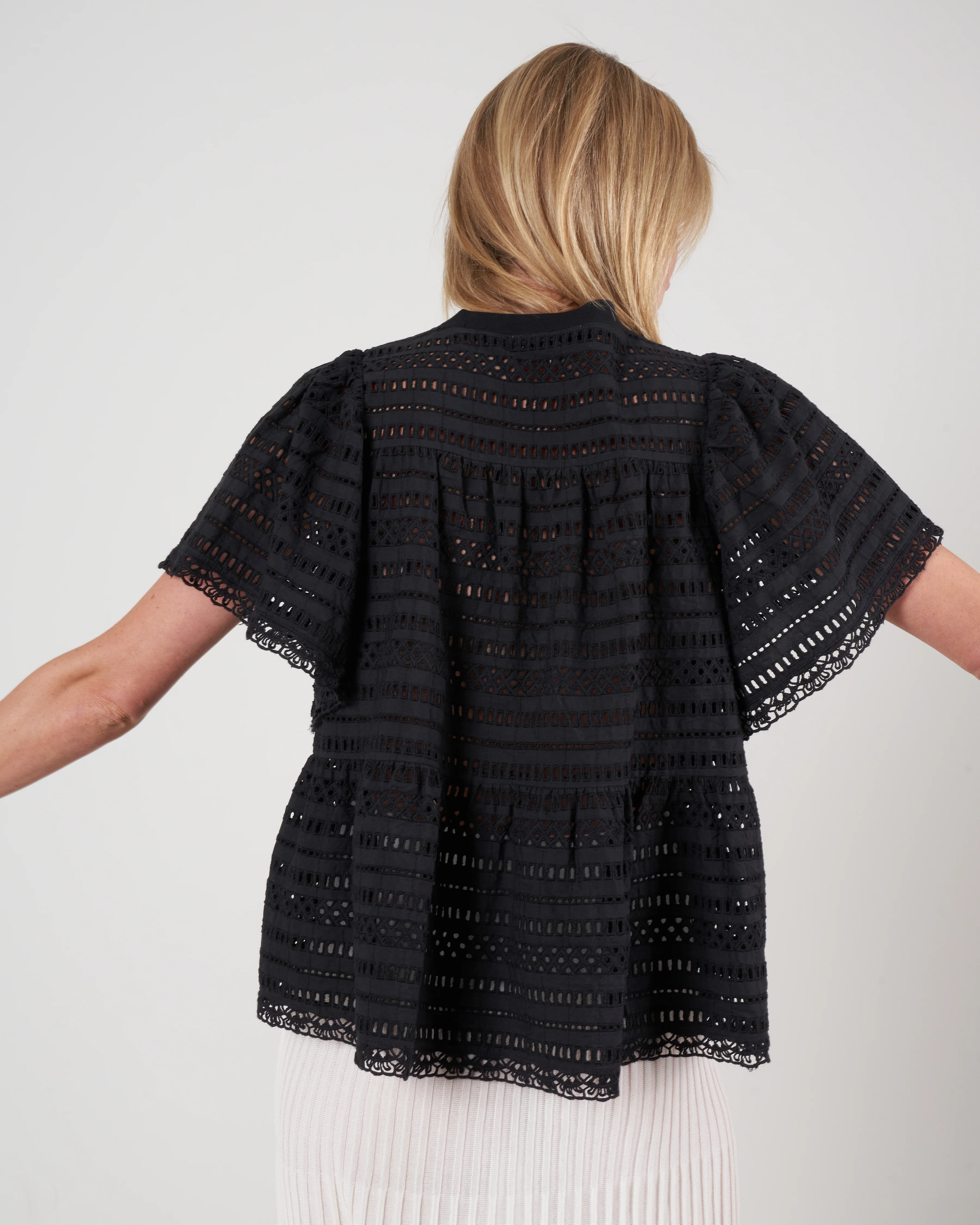 lina eyelet s/slv t-shirt- black black - Image 2
