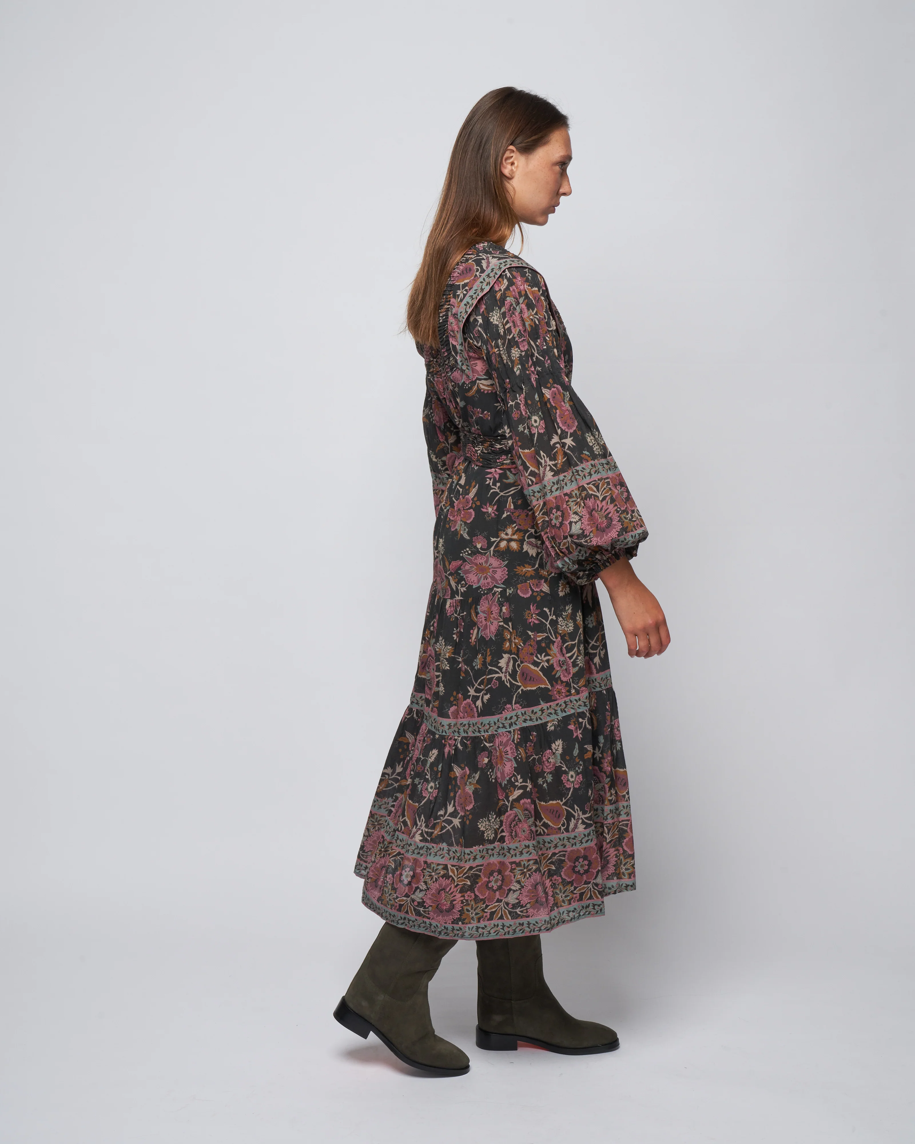 tess print l/slv pintucked dress - black - Image 3