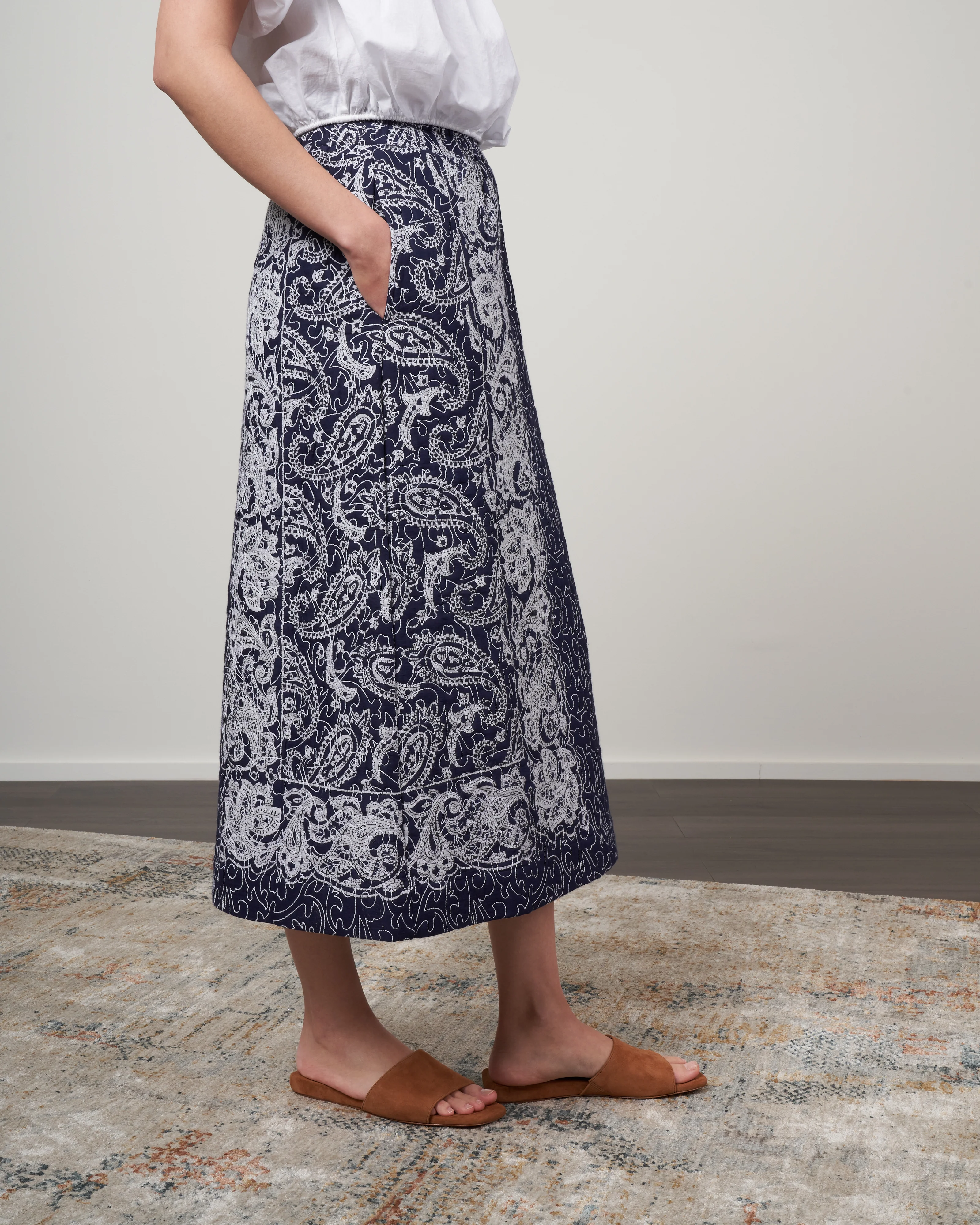 theodora paisley print quilted skirt - navy - Image 3
