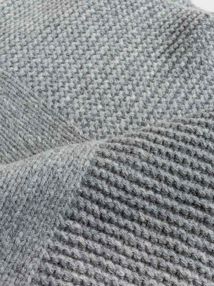 abrazo throw - silver - Image 3