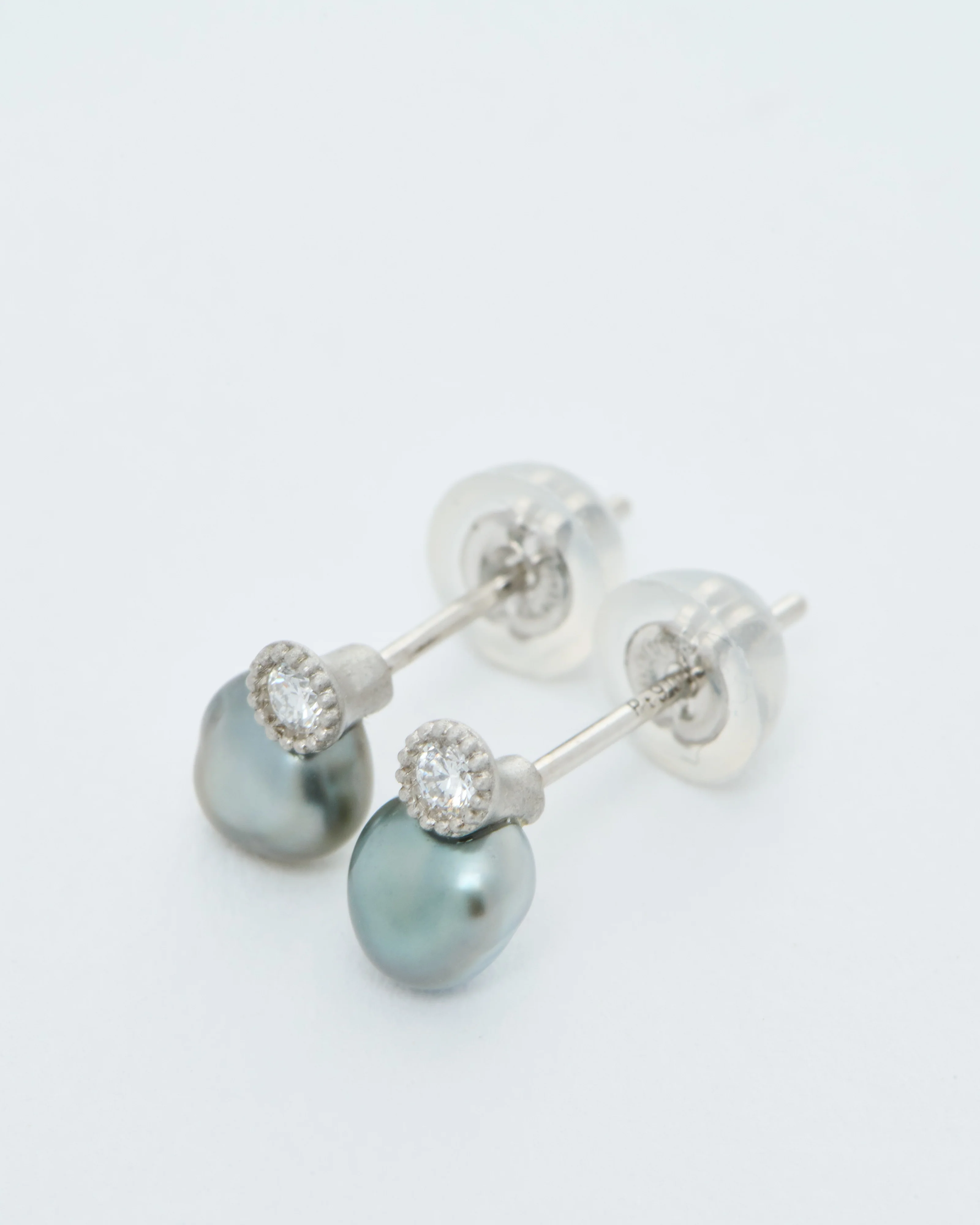 baby kidney pearl earrings - Image 3