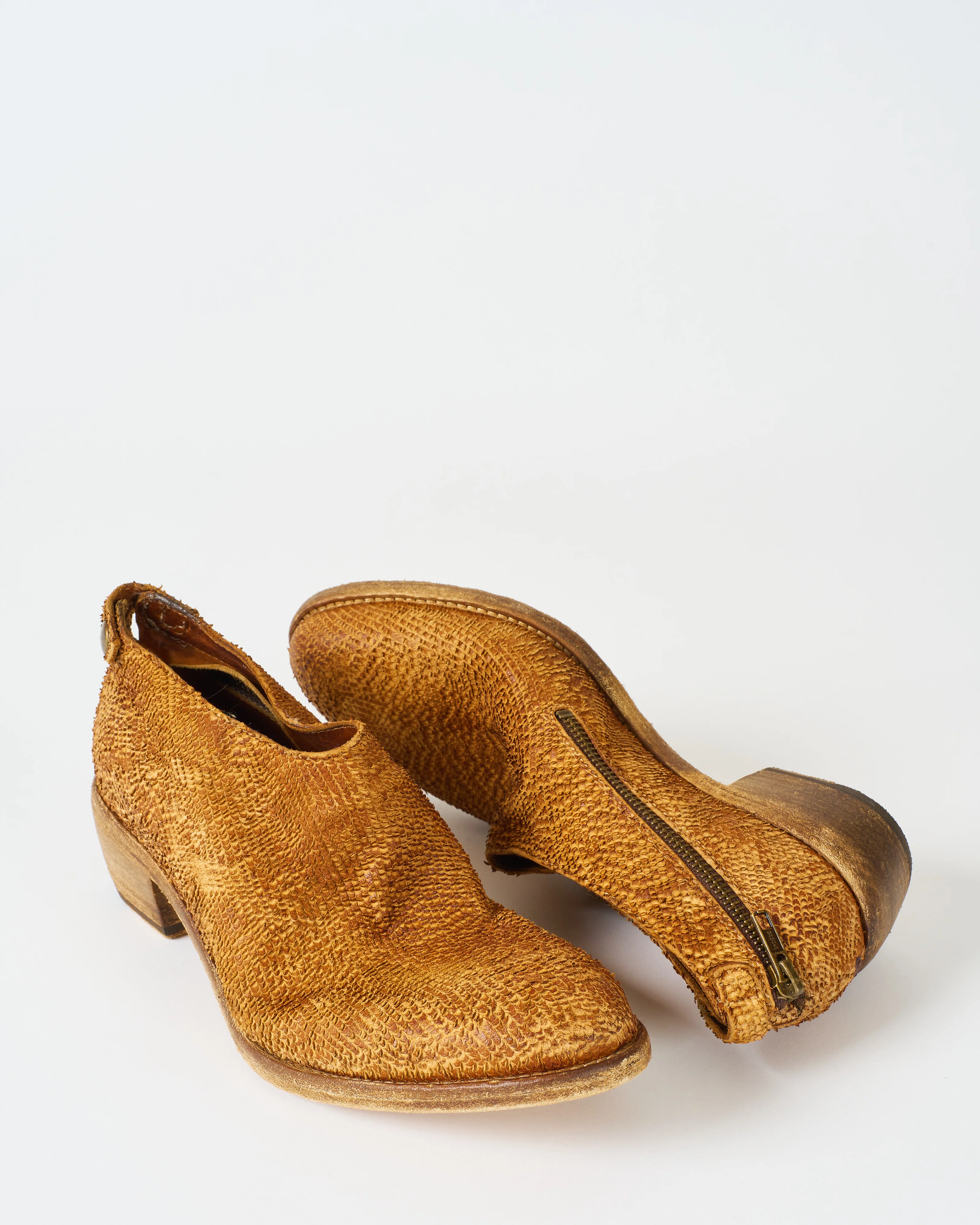 ankle boot with back zipper - Image 5