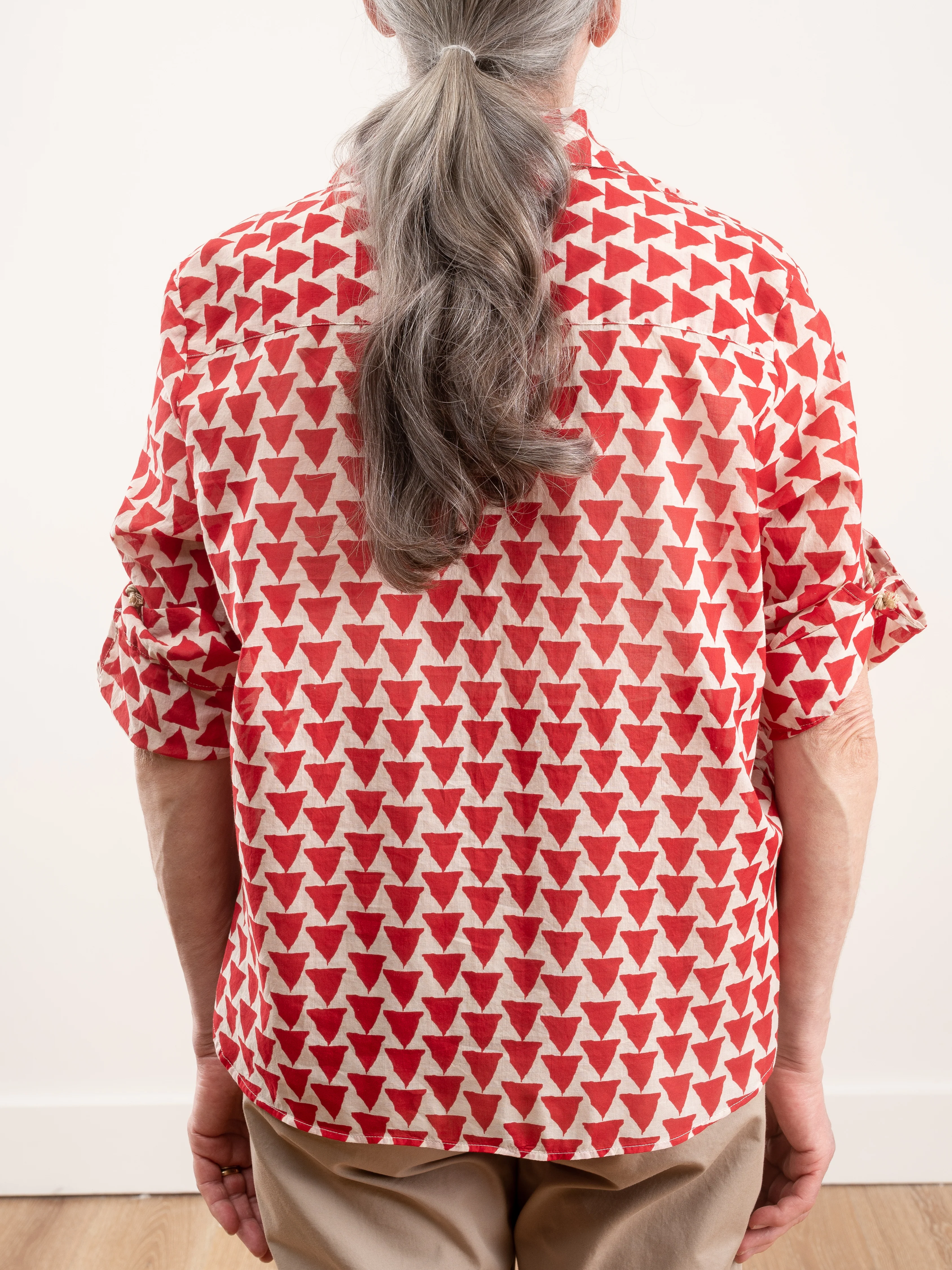 damla shirt - red triangle - Image 4