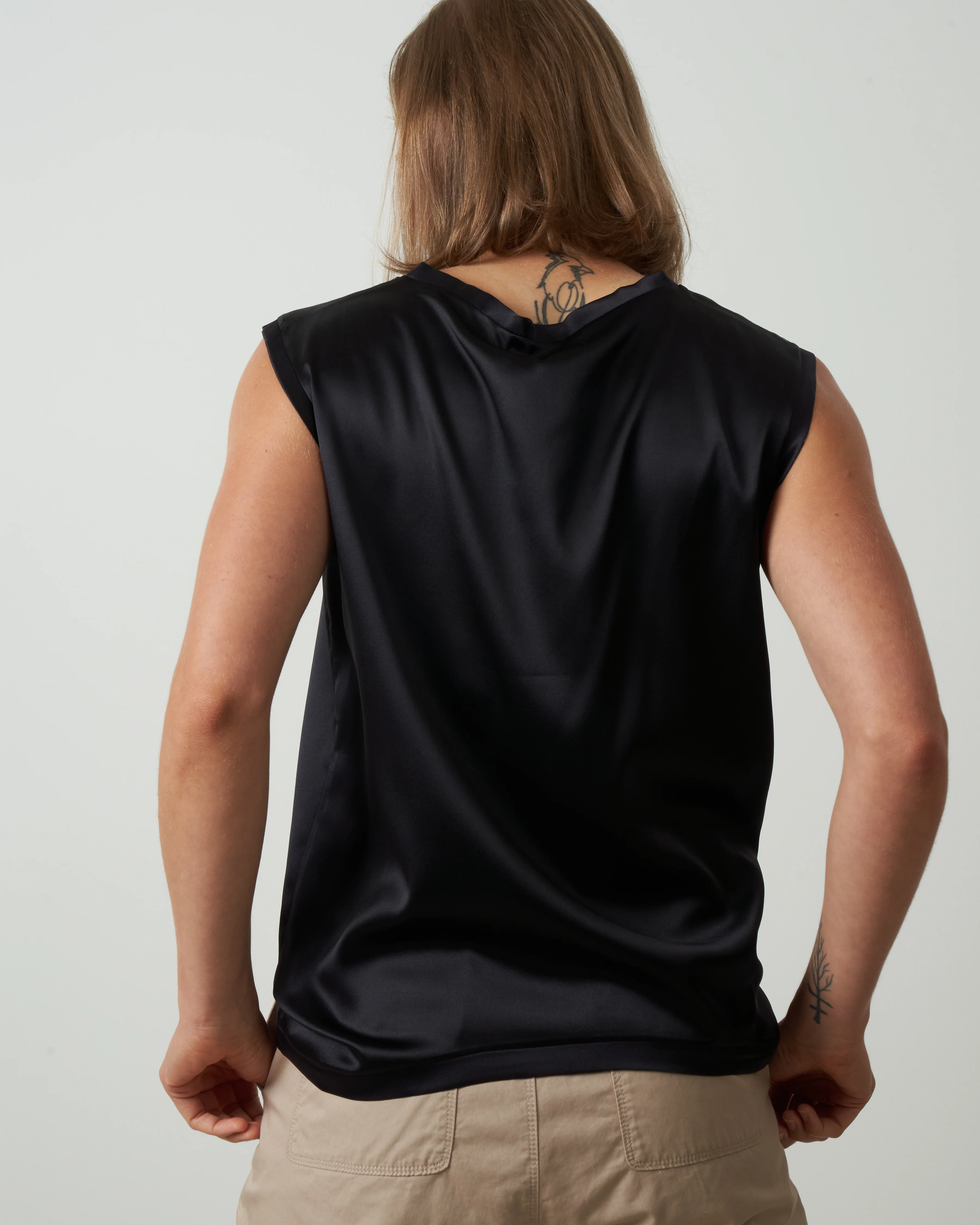 esin t - black - Image 2