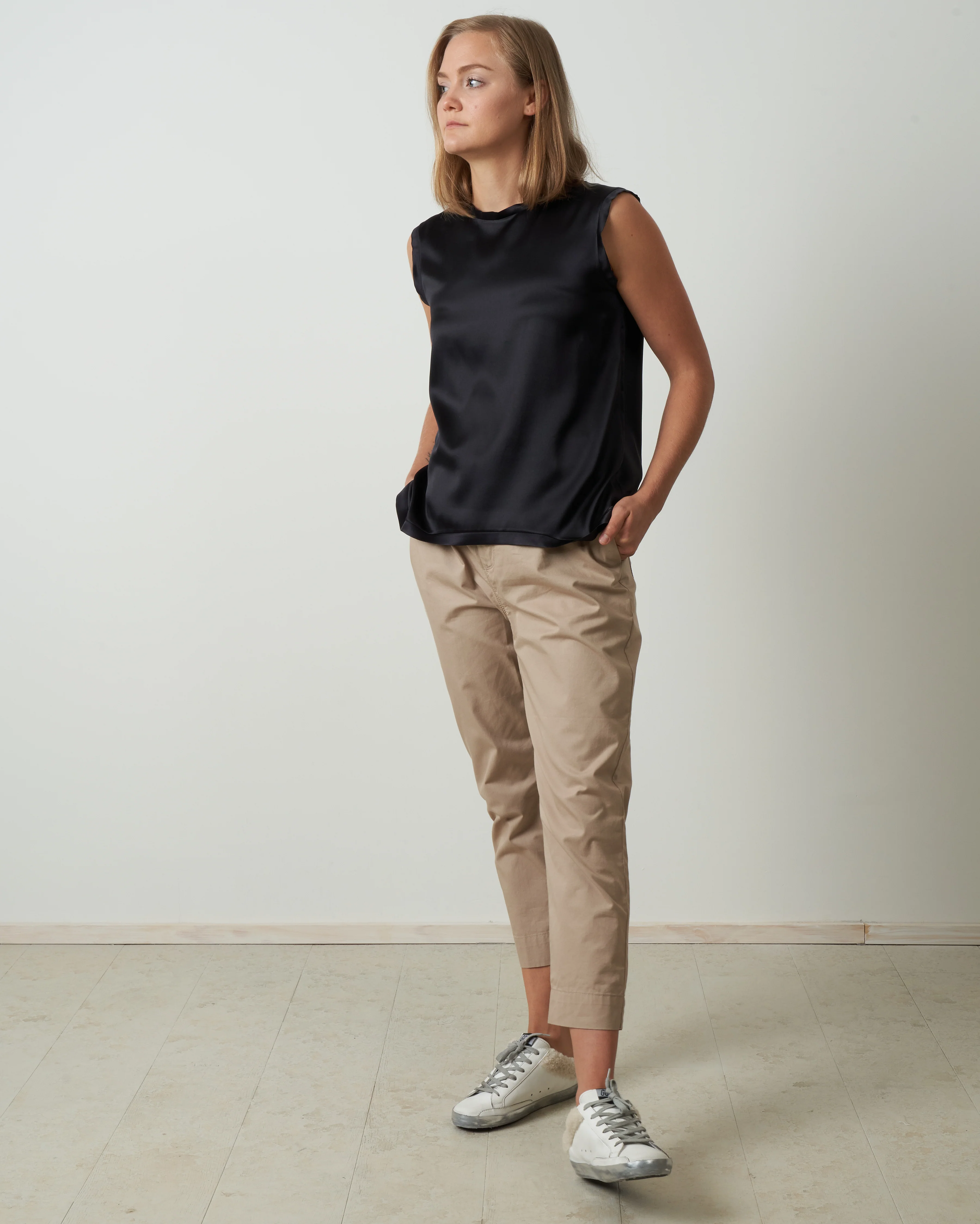 esin t - black - Image 4