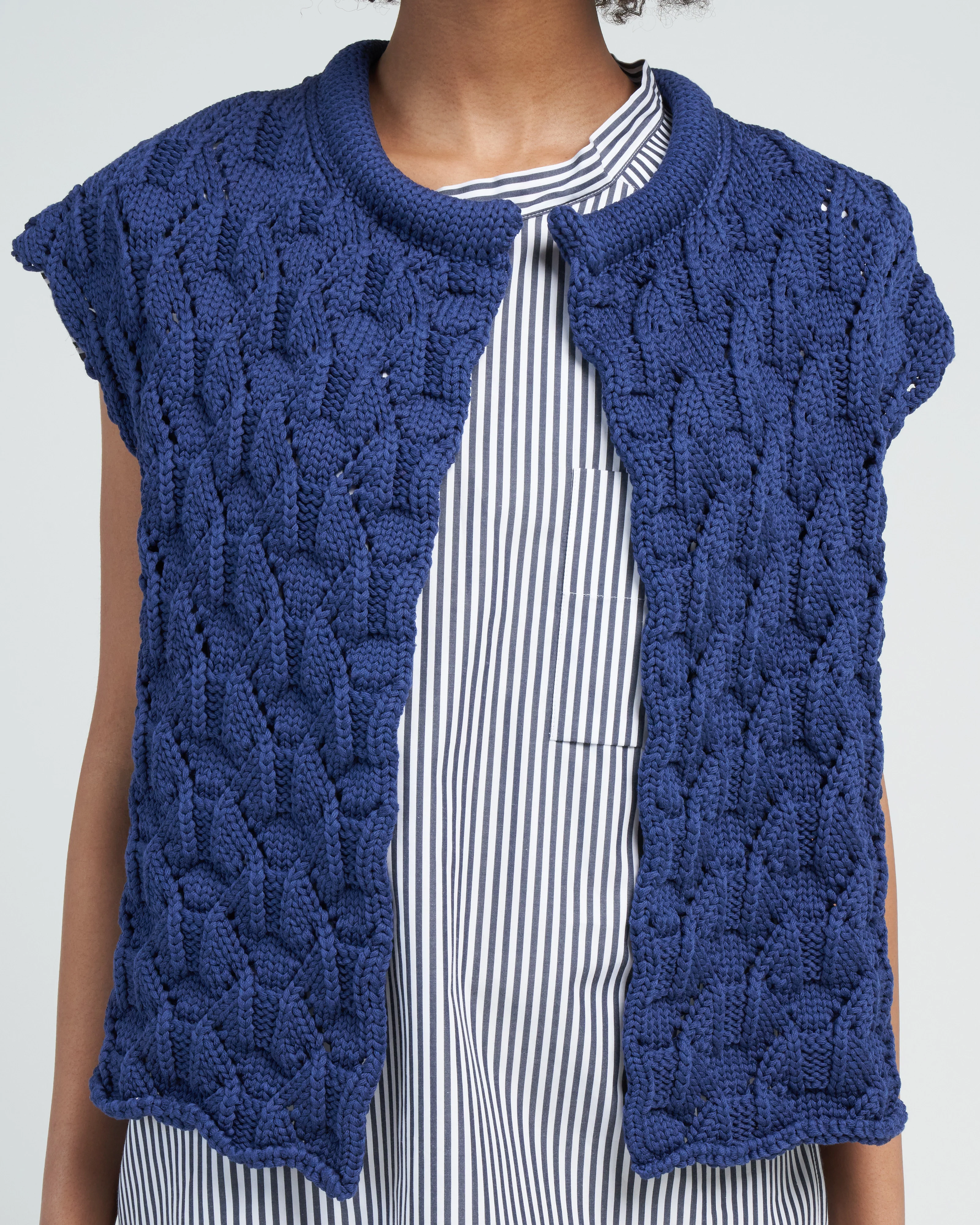 soffio knit vest - deep ocean - Image 5