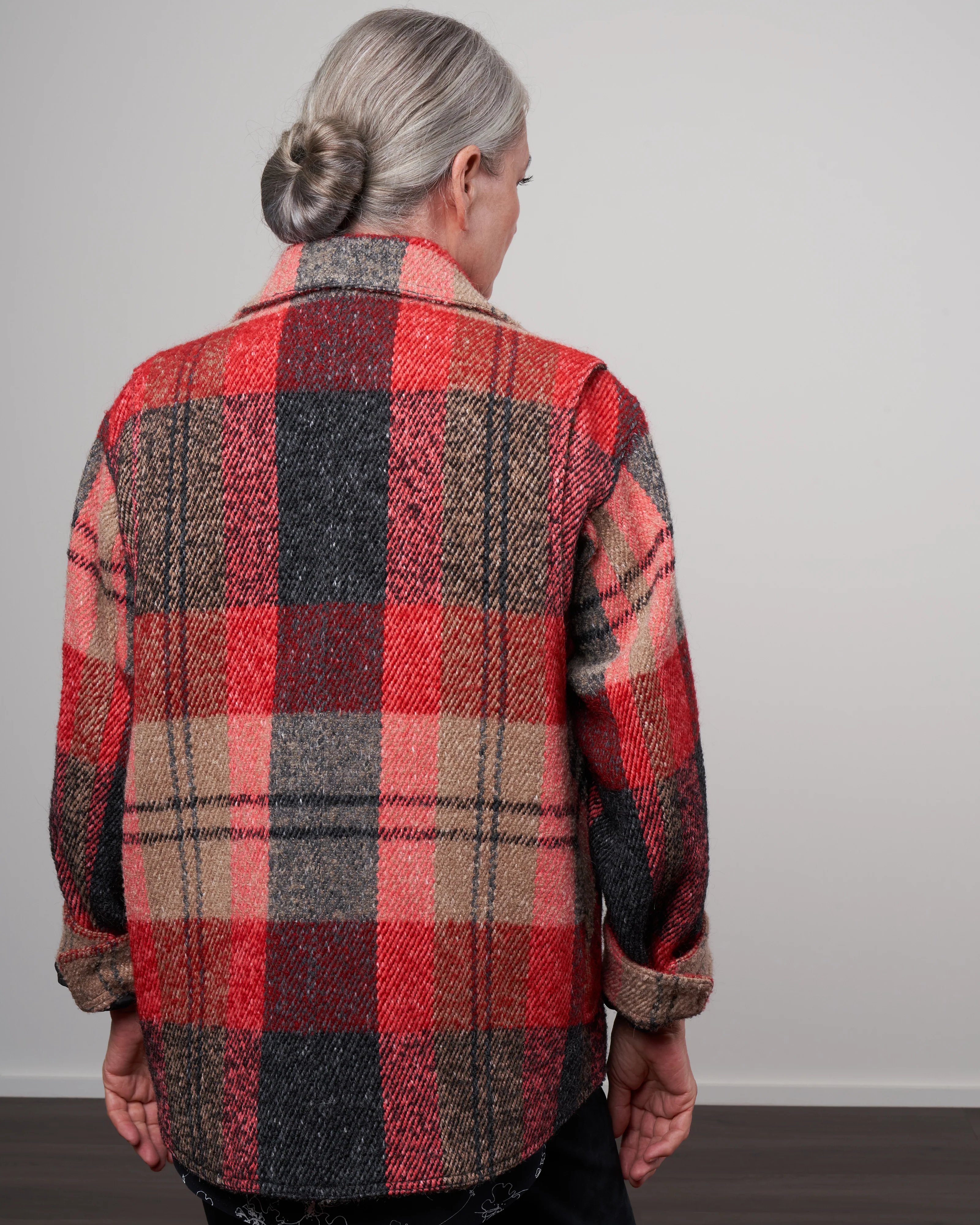 barn jacket - farmhouse plaid - Image 4