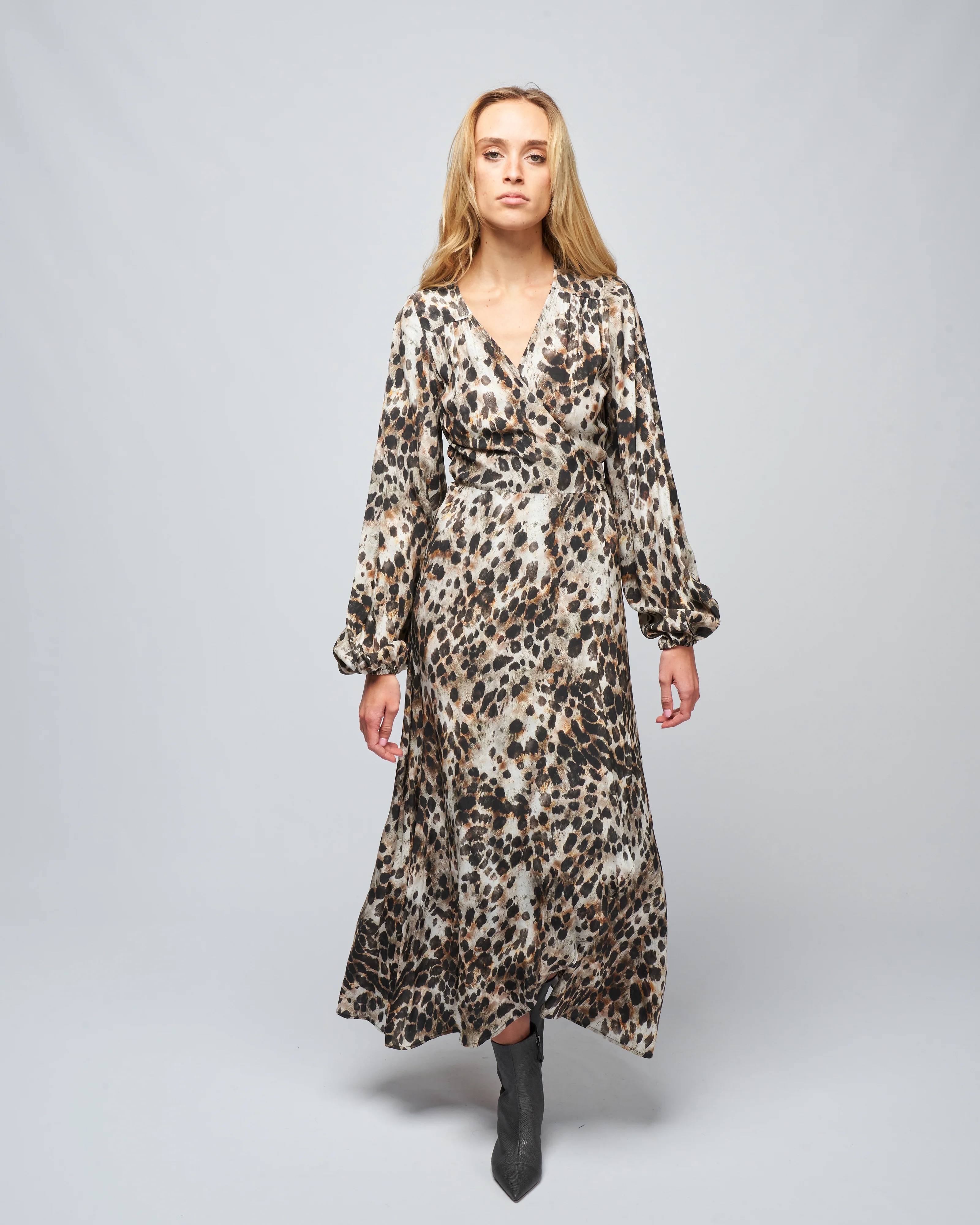 hostess dress - leopard - Image 2