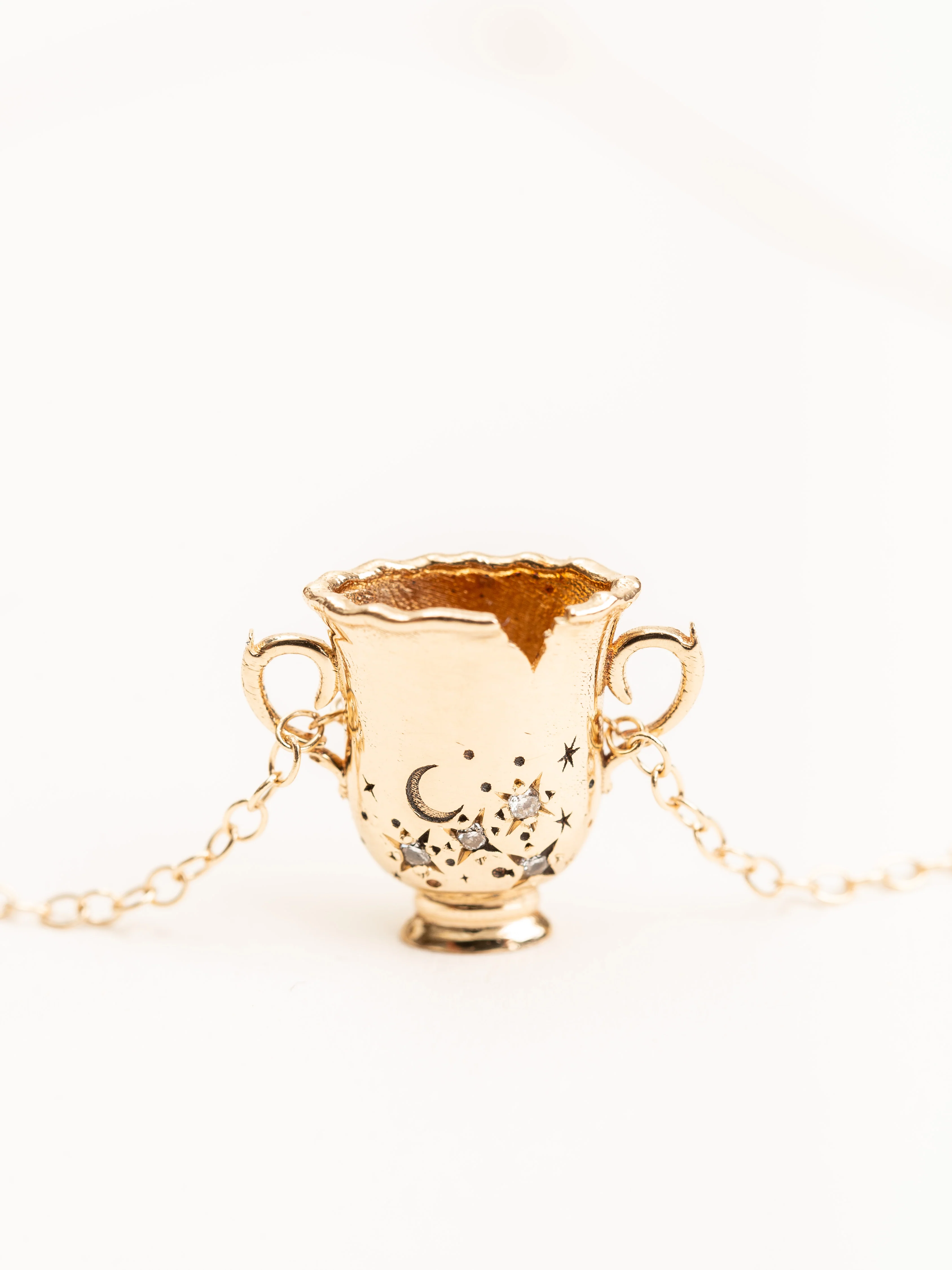 her cup of stars pendant - Image 2