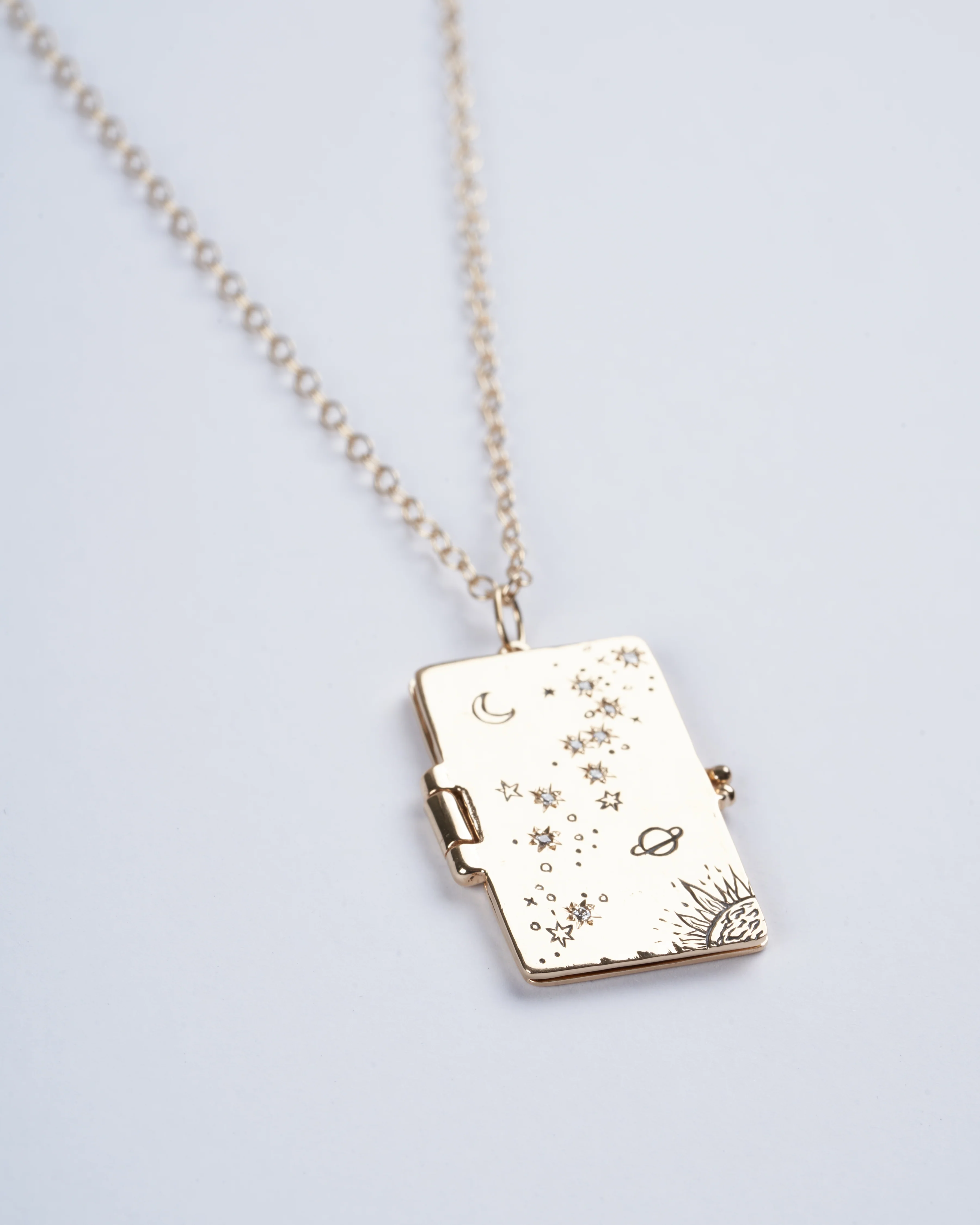 star dust locket w/ 20" chain