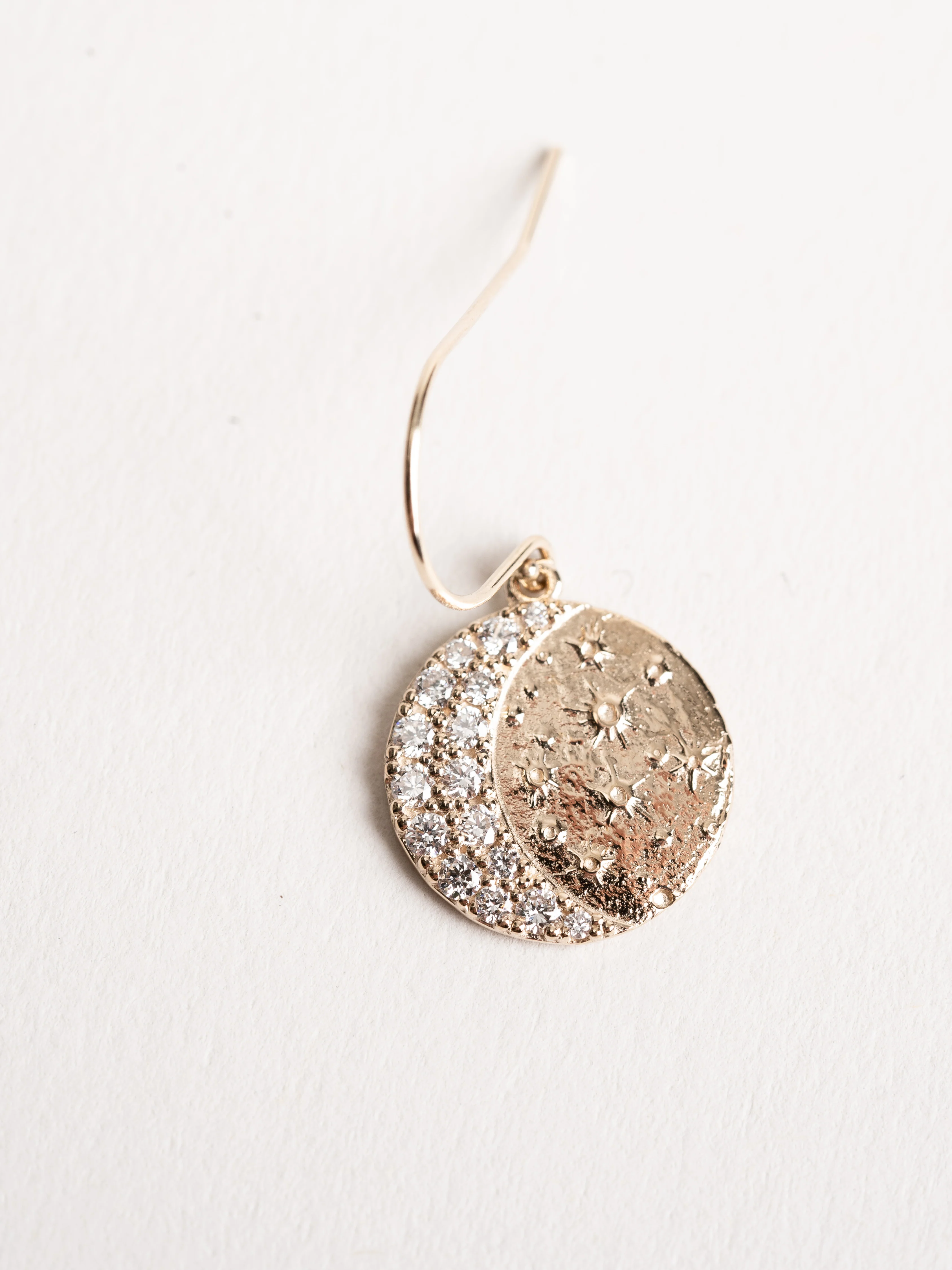 wanina crescent single earring - Image 2