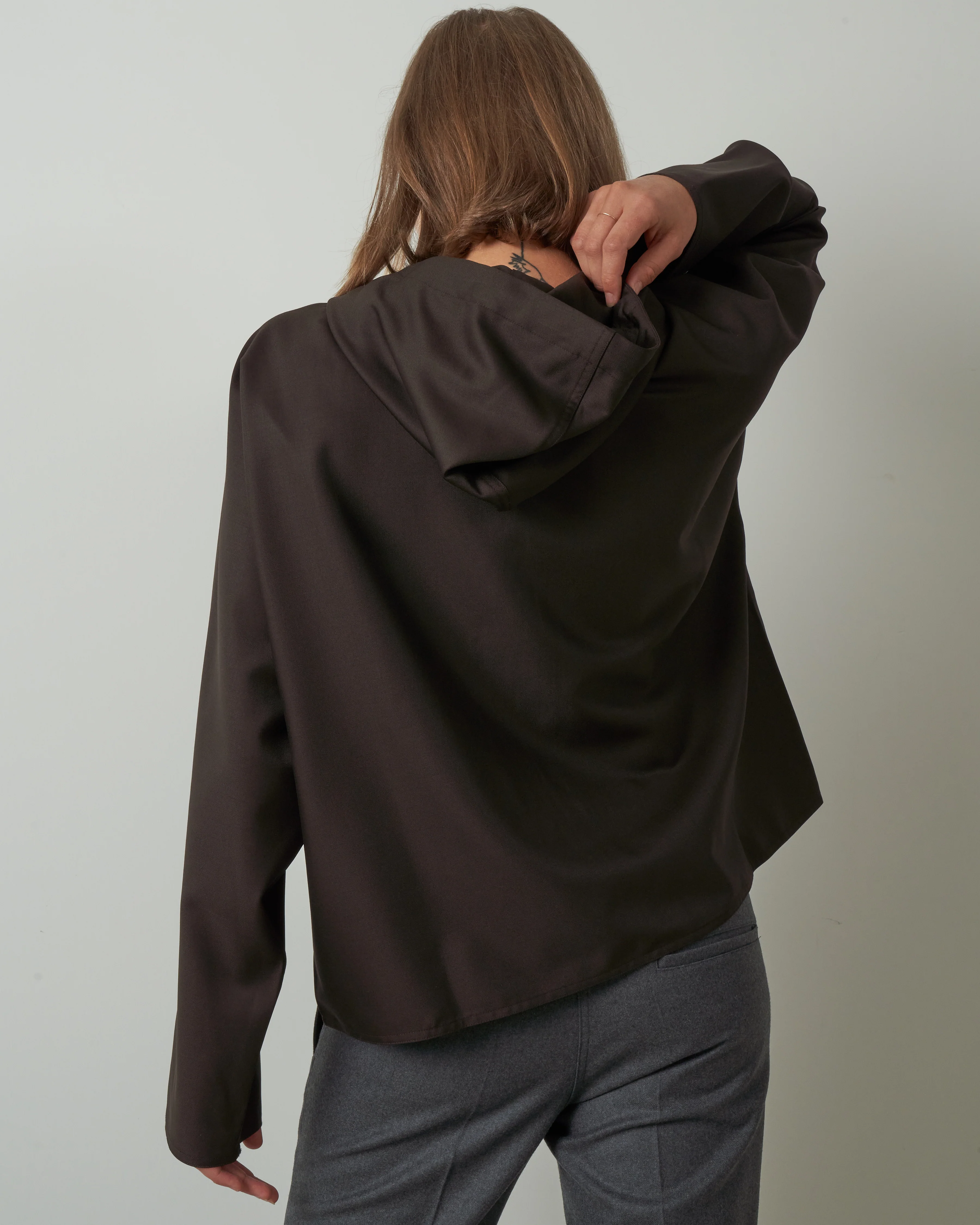 hooded lslv top - woven chocolate - Image 3