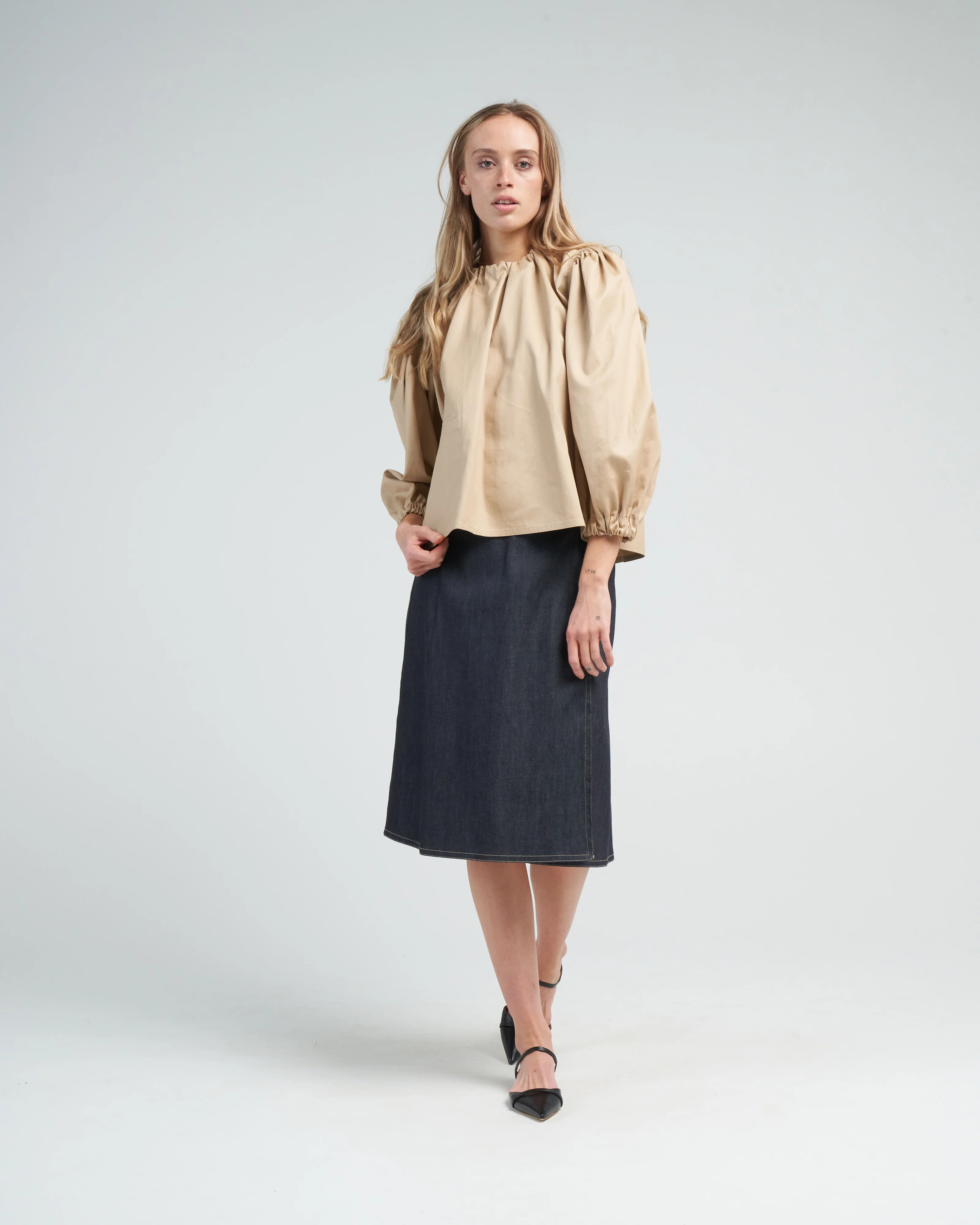 light twill gathered neck and sleeve top - desert - Image 2