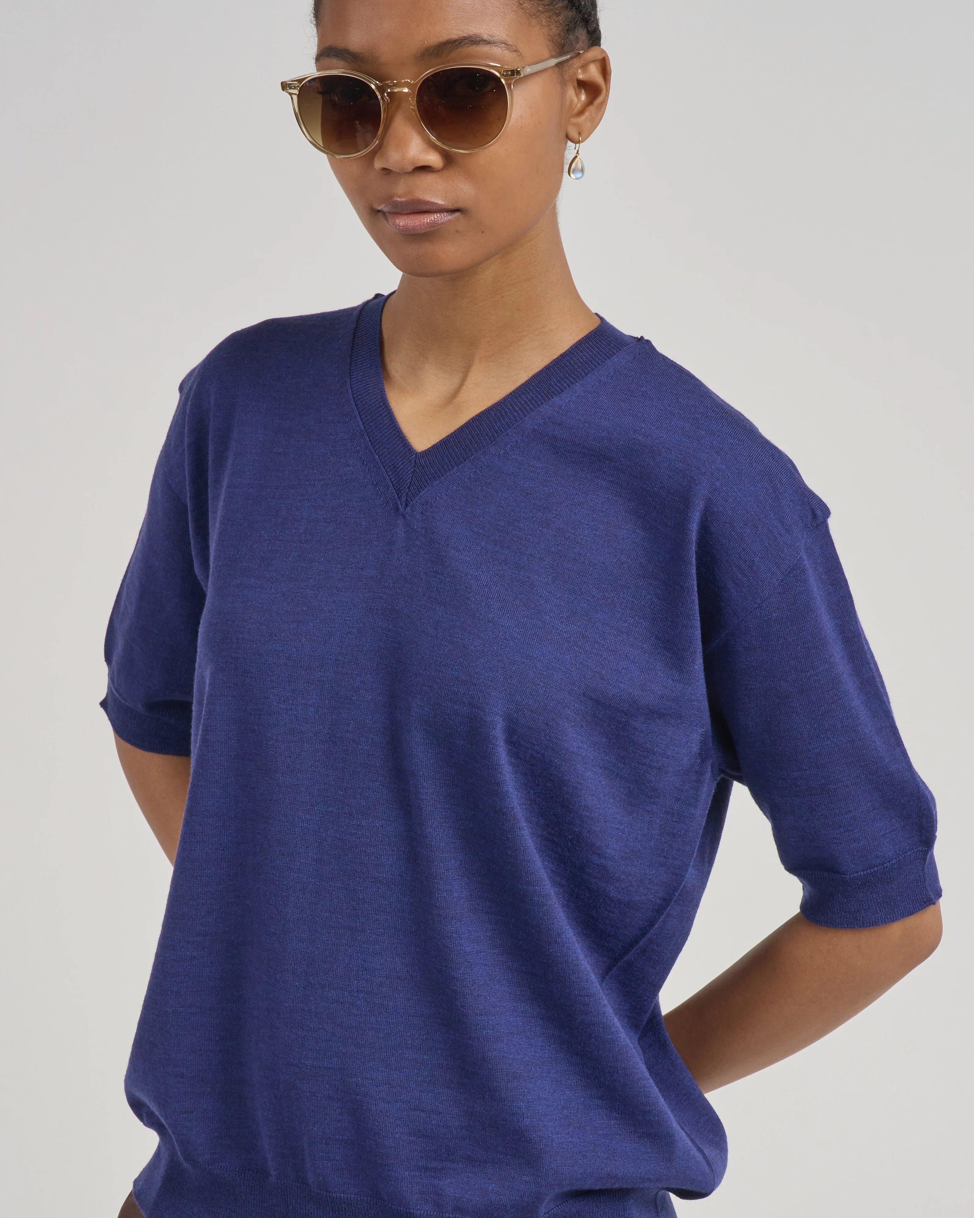pullover short sleeve v neck - Image 5