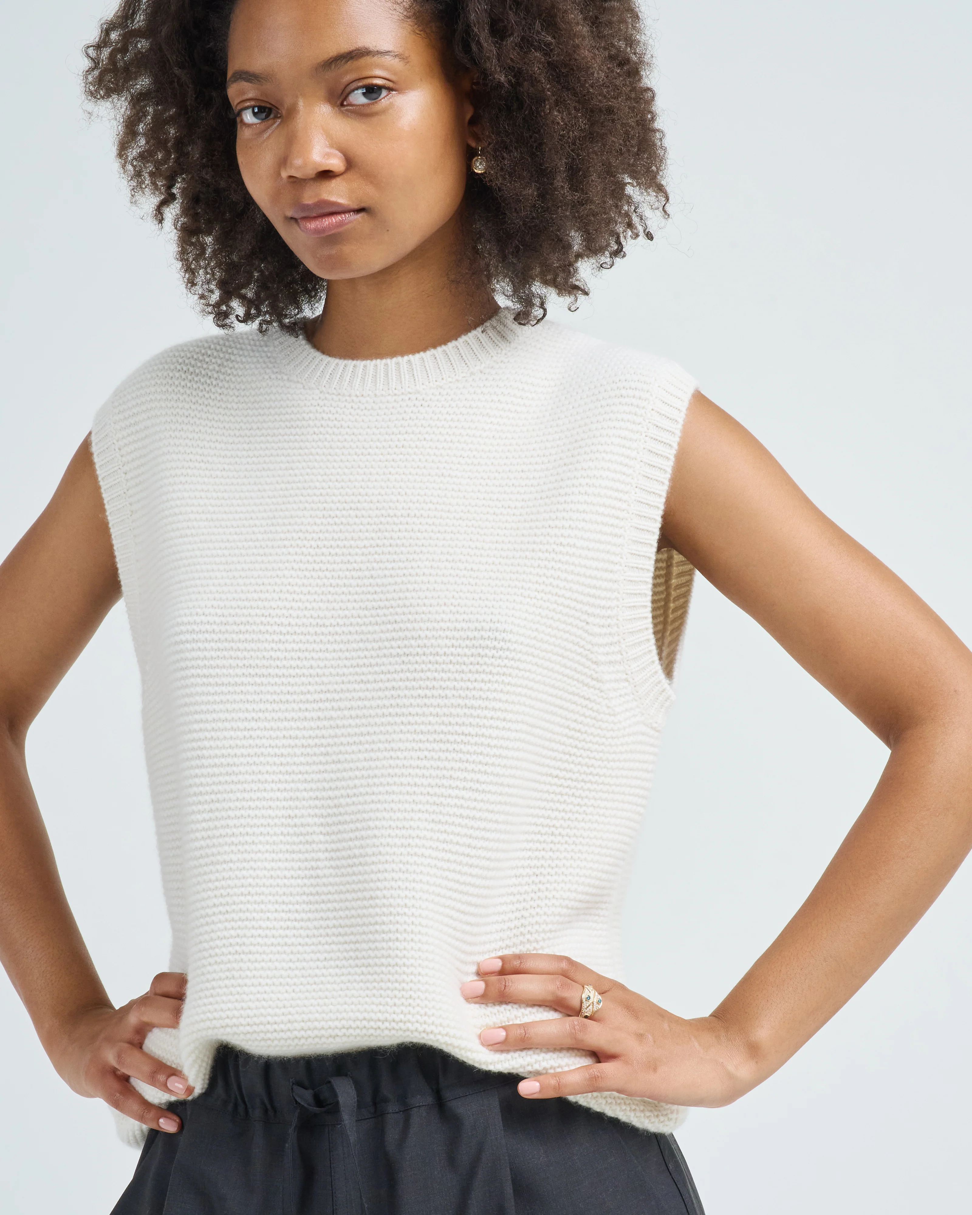 sleeveless crew neck sweater - Image 2