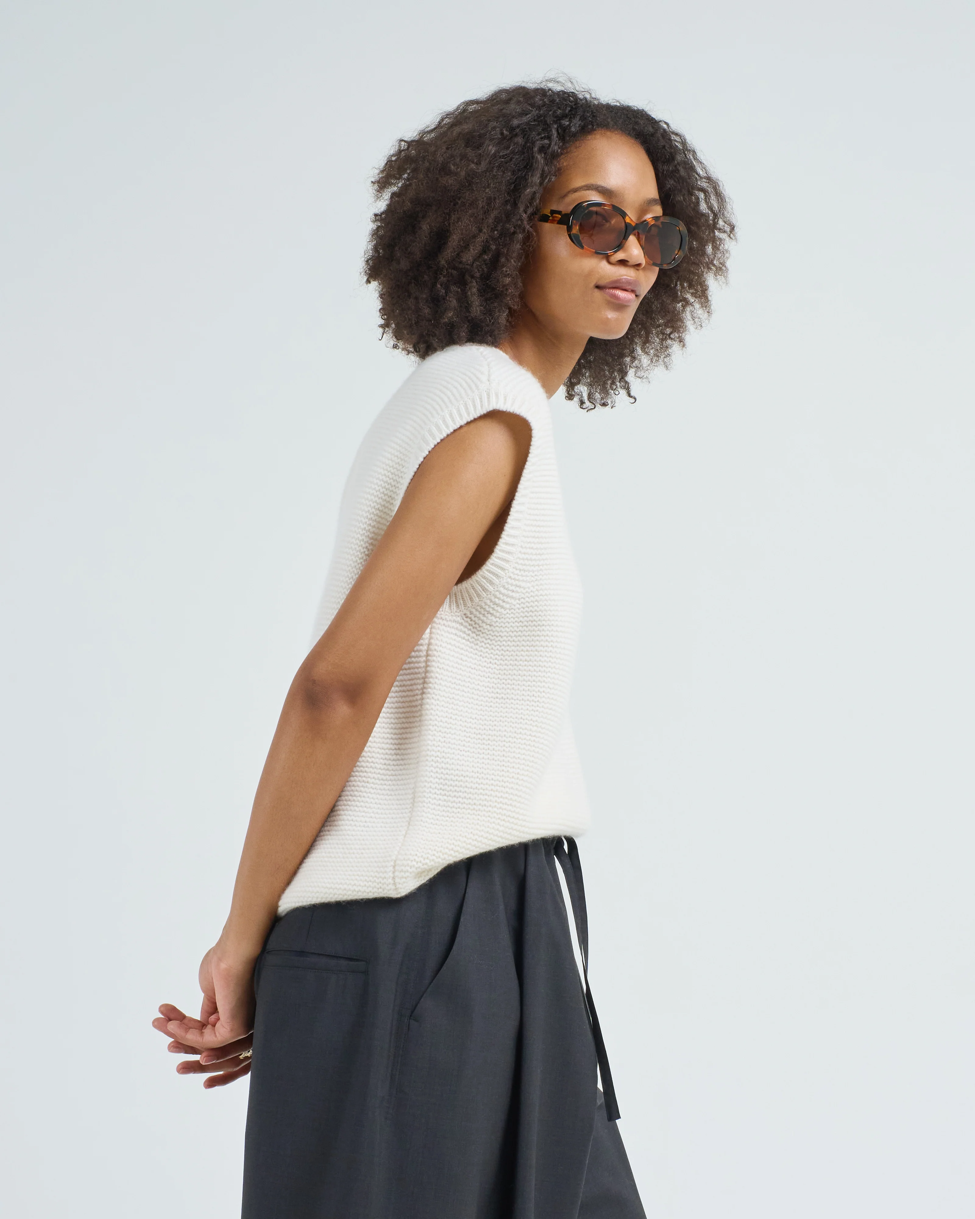 sleeveless crew neck sweater - Image 4
