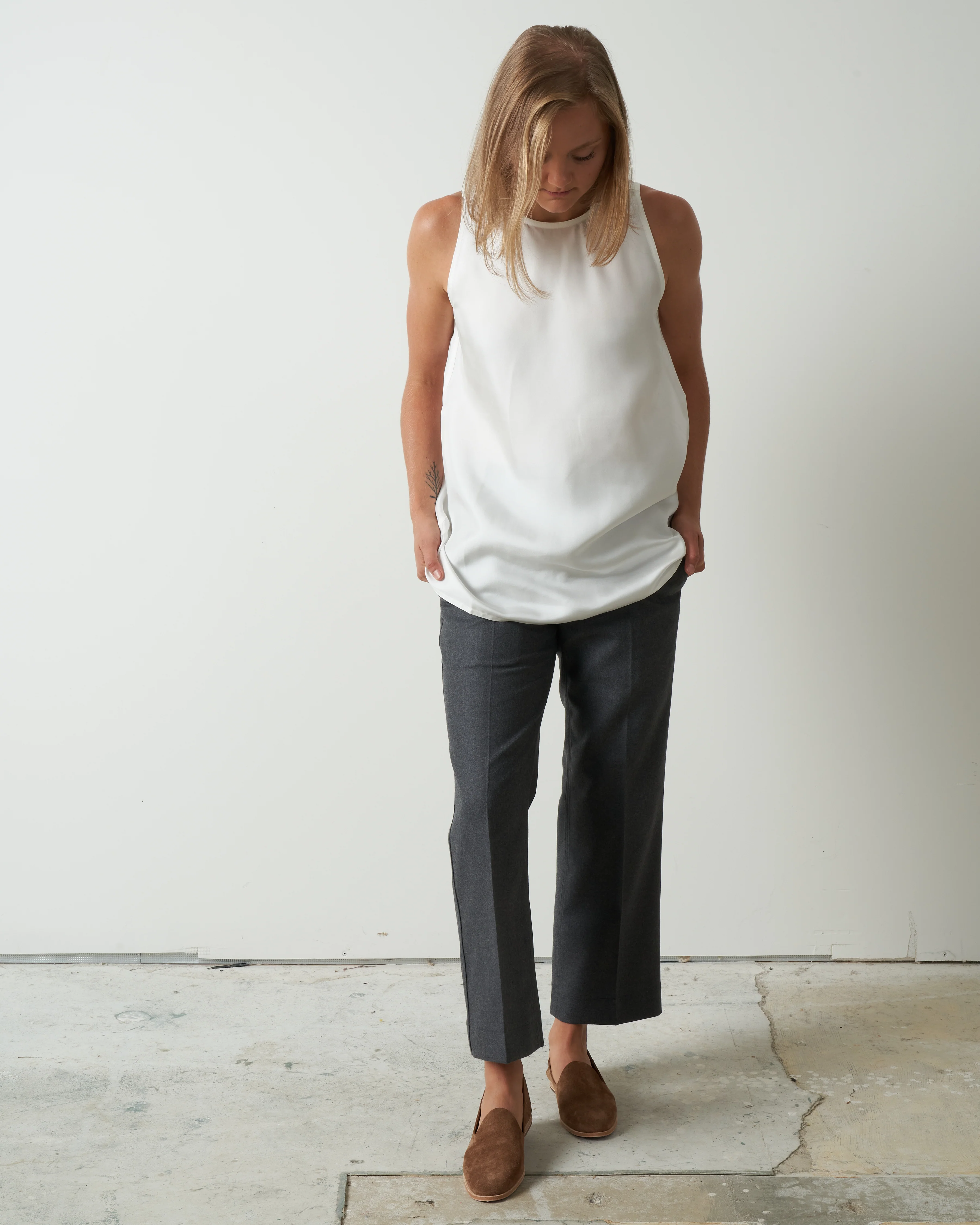 sleeveless crew neck top - woven off-white - Image 4