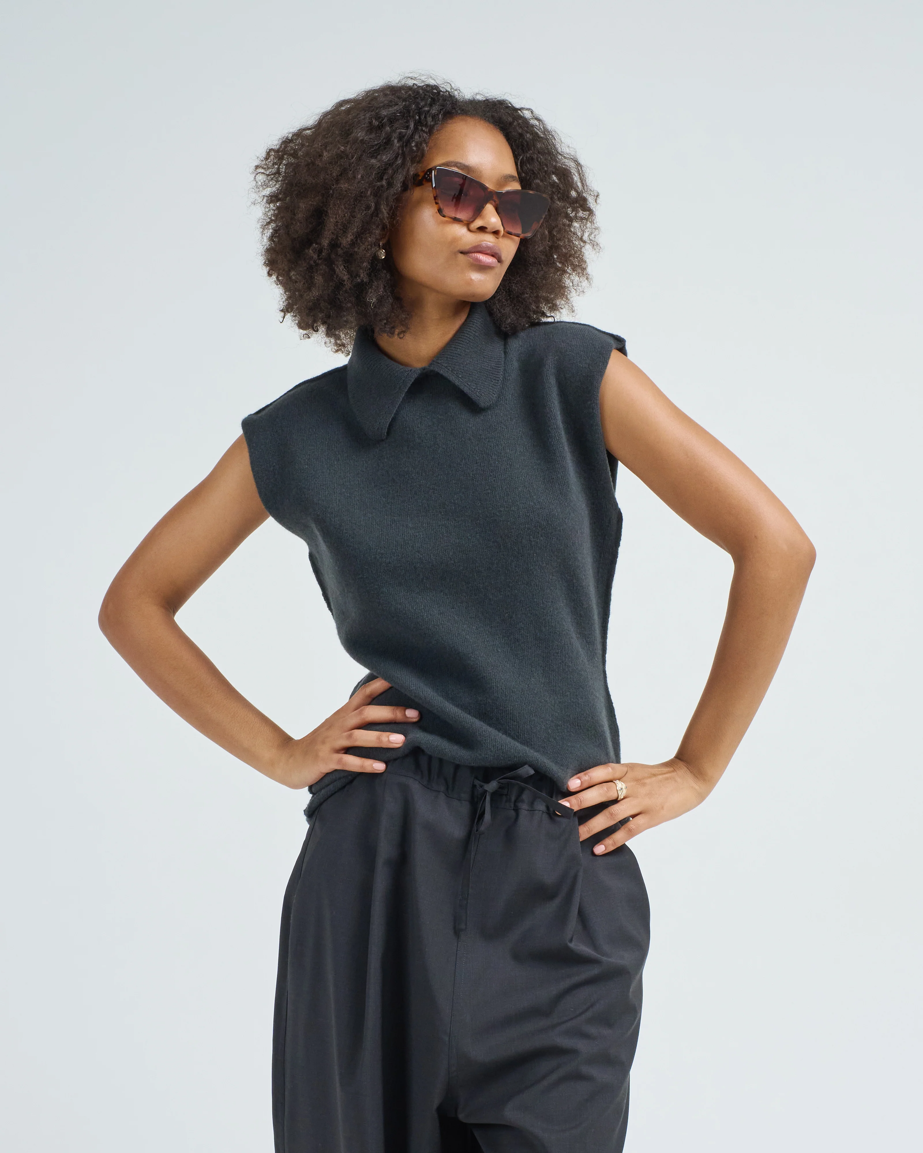 sleeveless sweater - Image 3