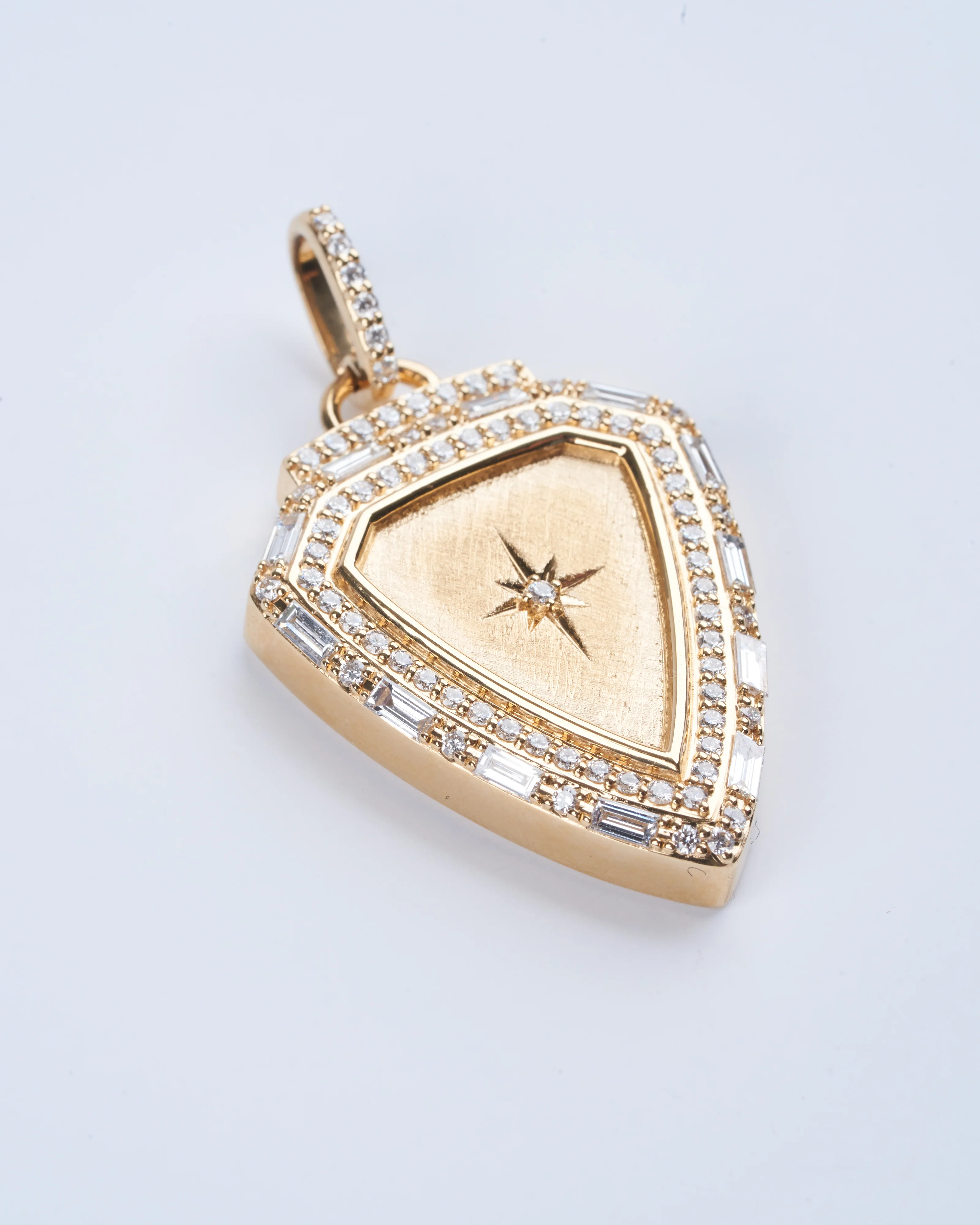 xl empress shield pendant - gold/diamond - Image 2