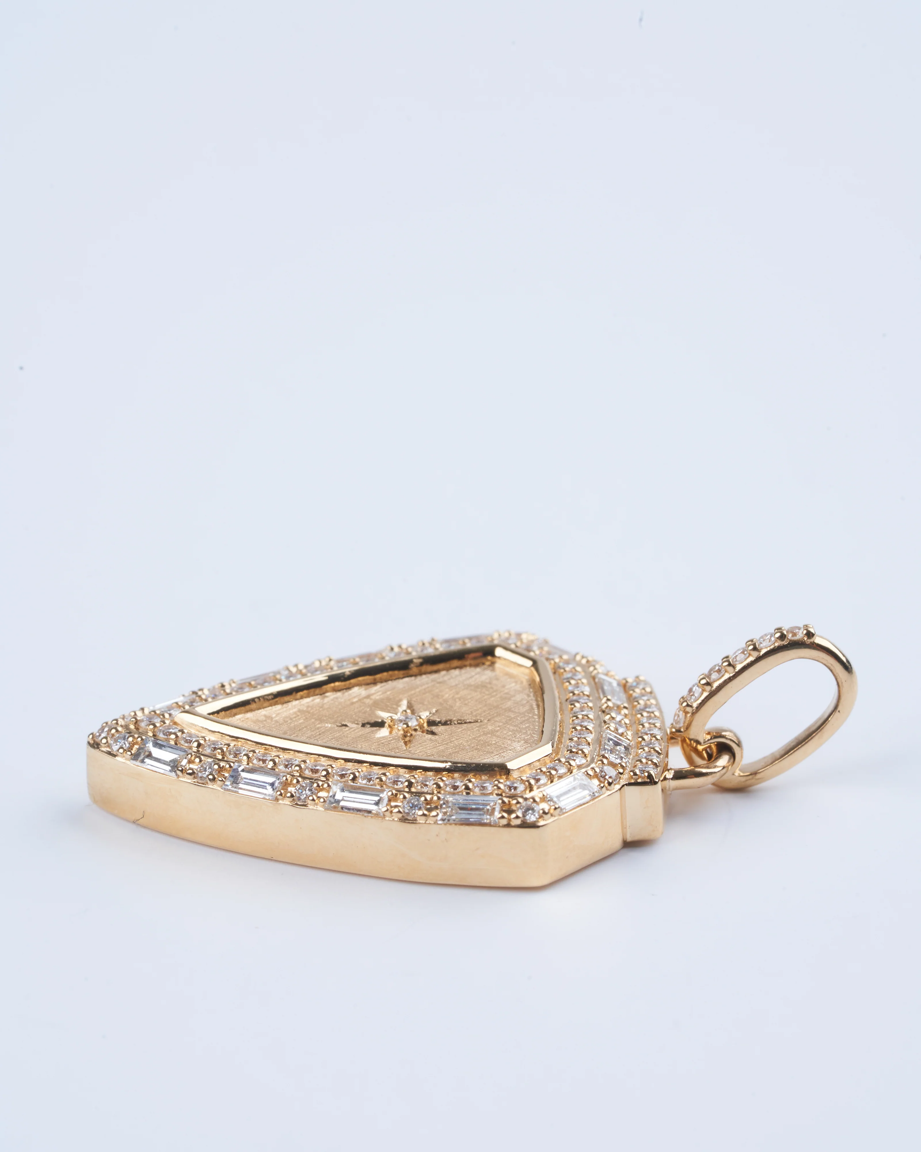 xl empress shield pendant - gold/diamond - Image 4
