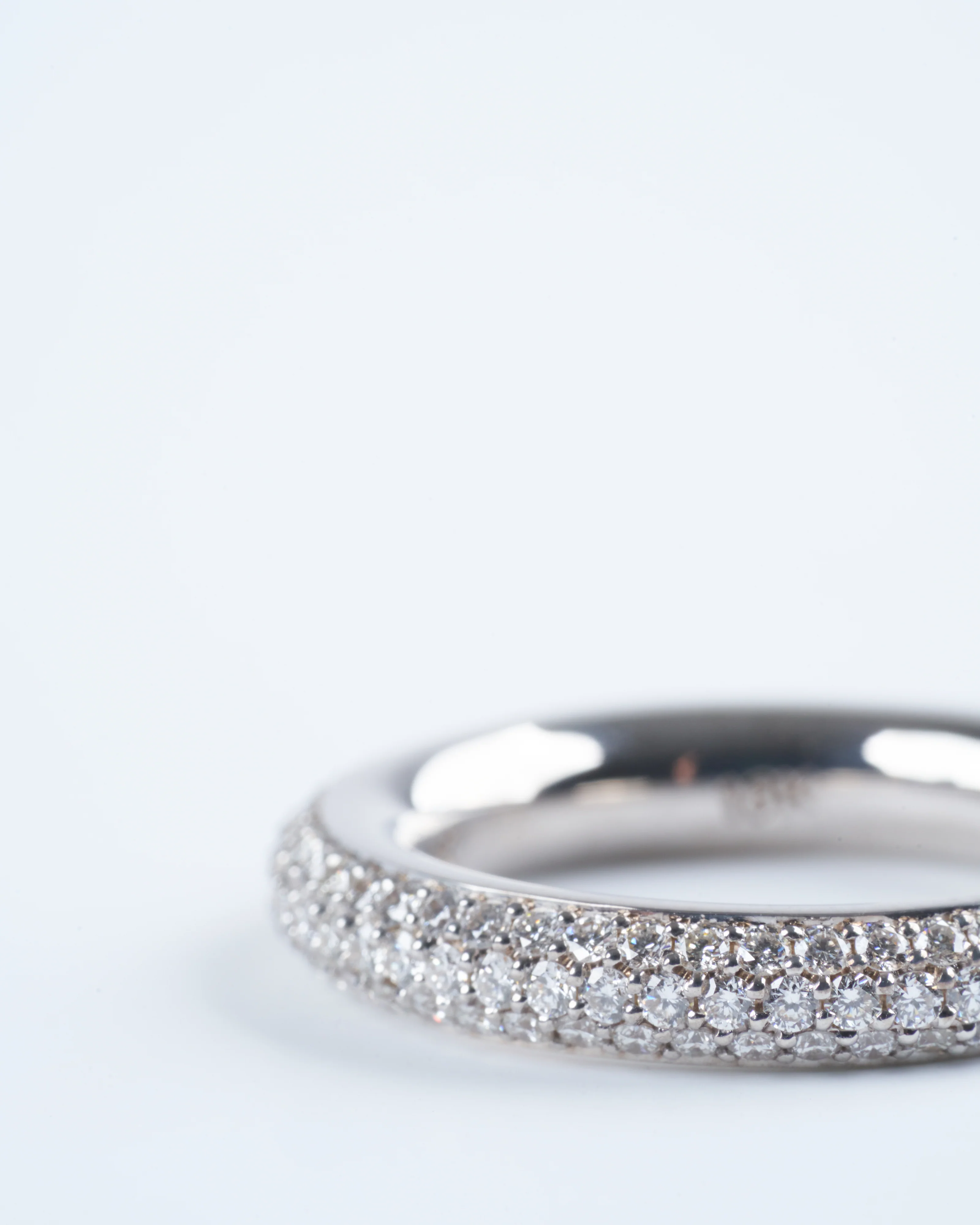 3.8mm pavé single band (3 row) white gold ring - white gold - Image 3
