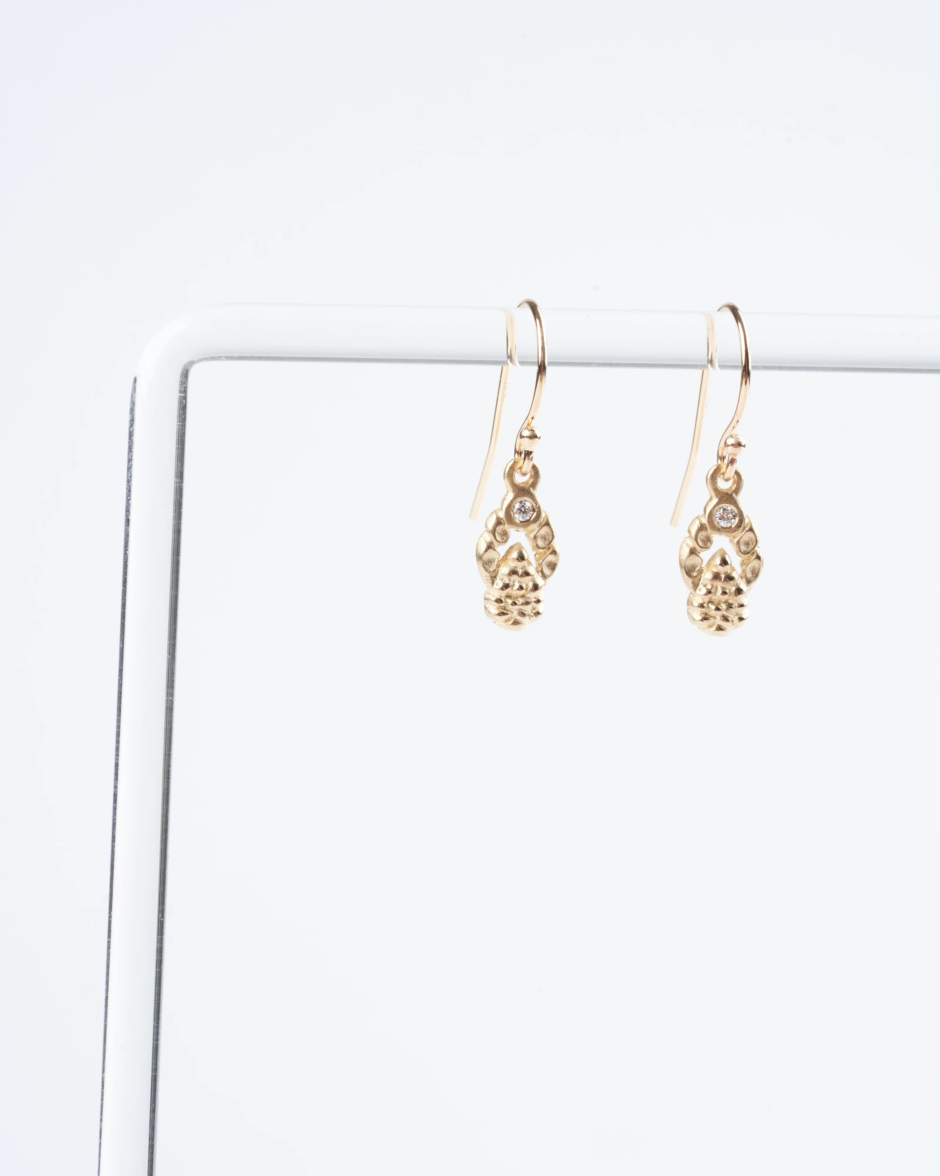 pincer earrings - gold - Image 2