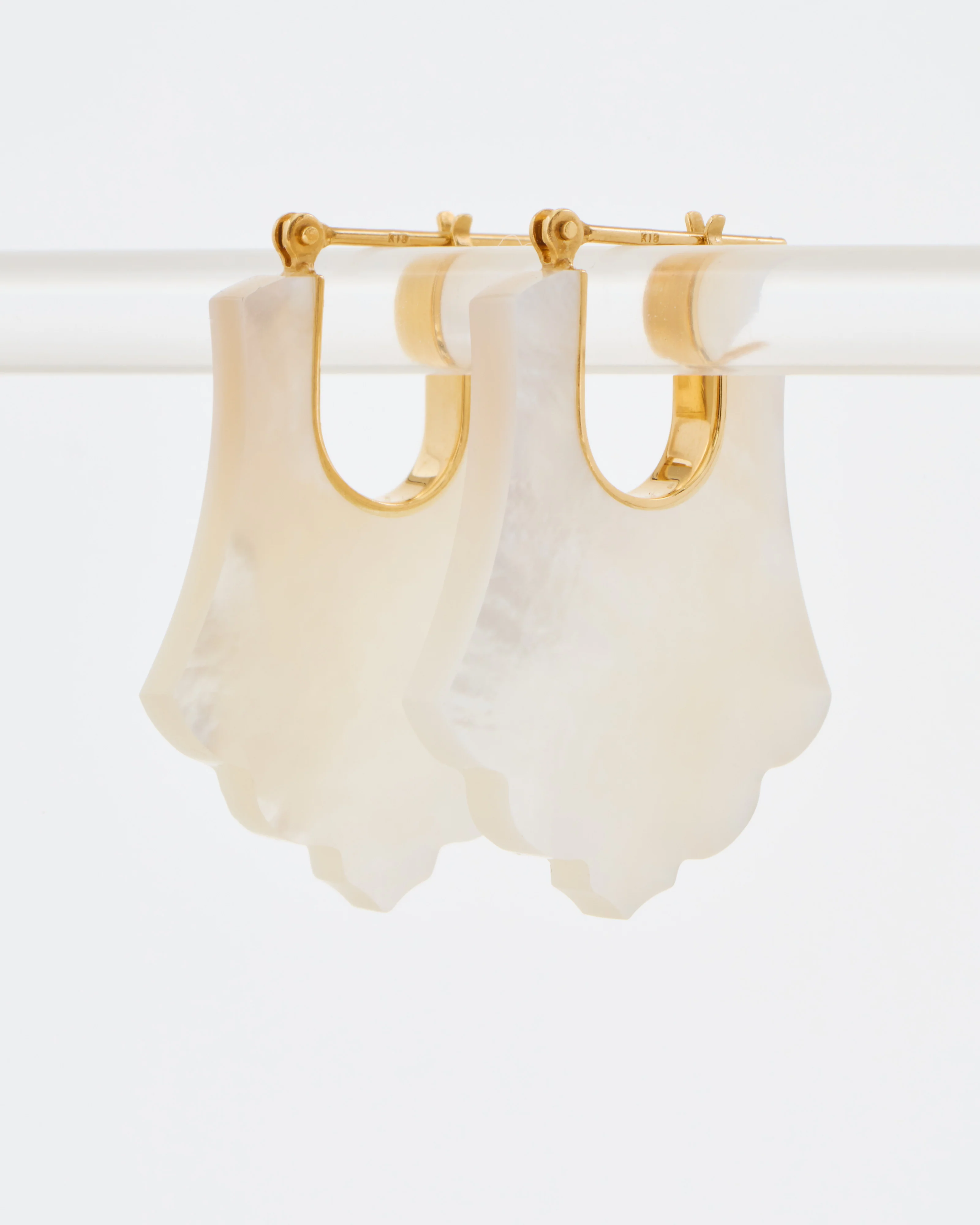 mother of pearl acanthus crest earrings - Image 5