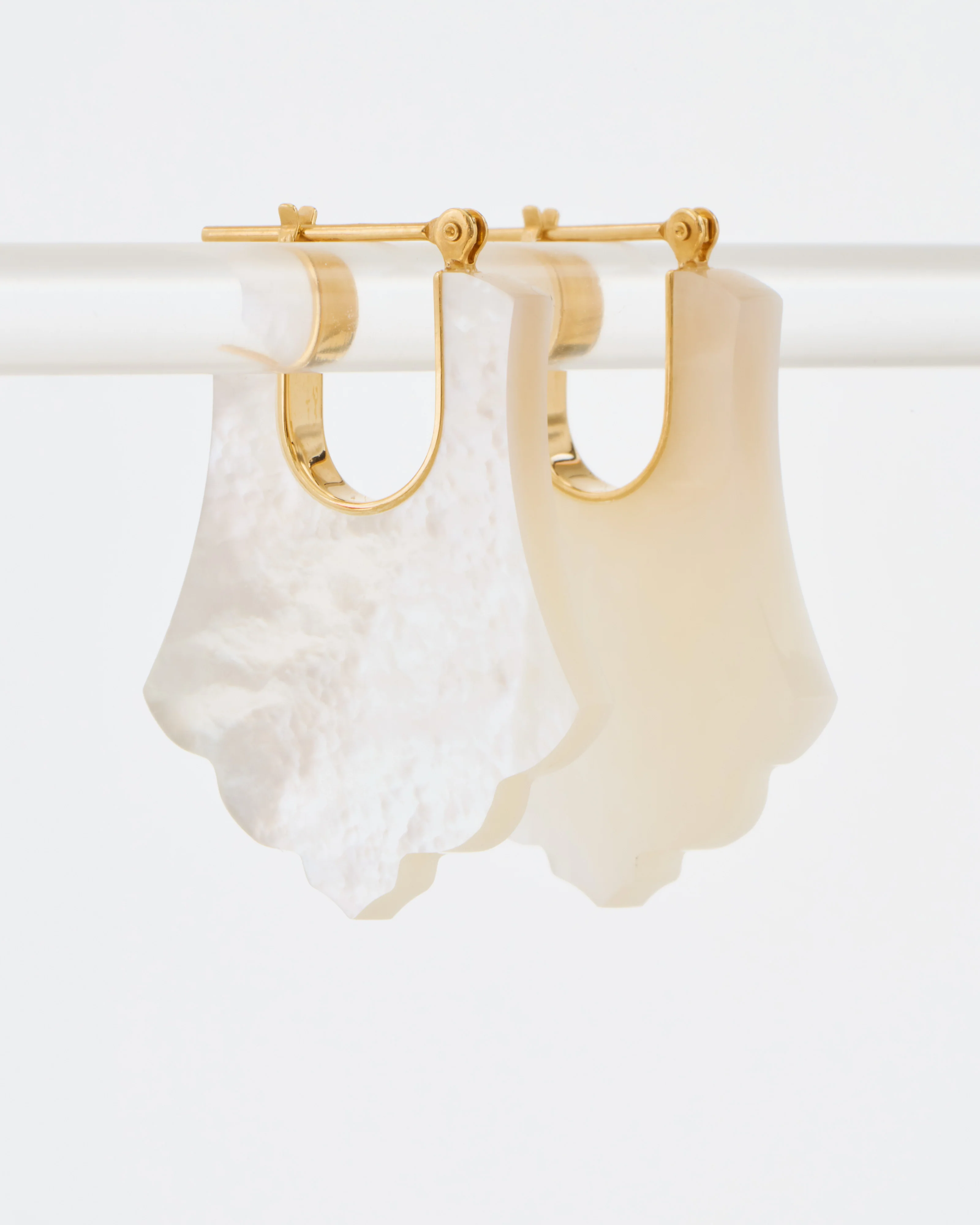 mother of pearl acanthus crest earrings - Image 6