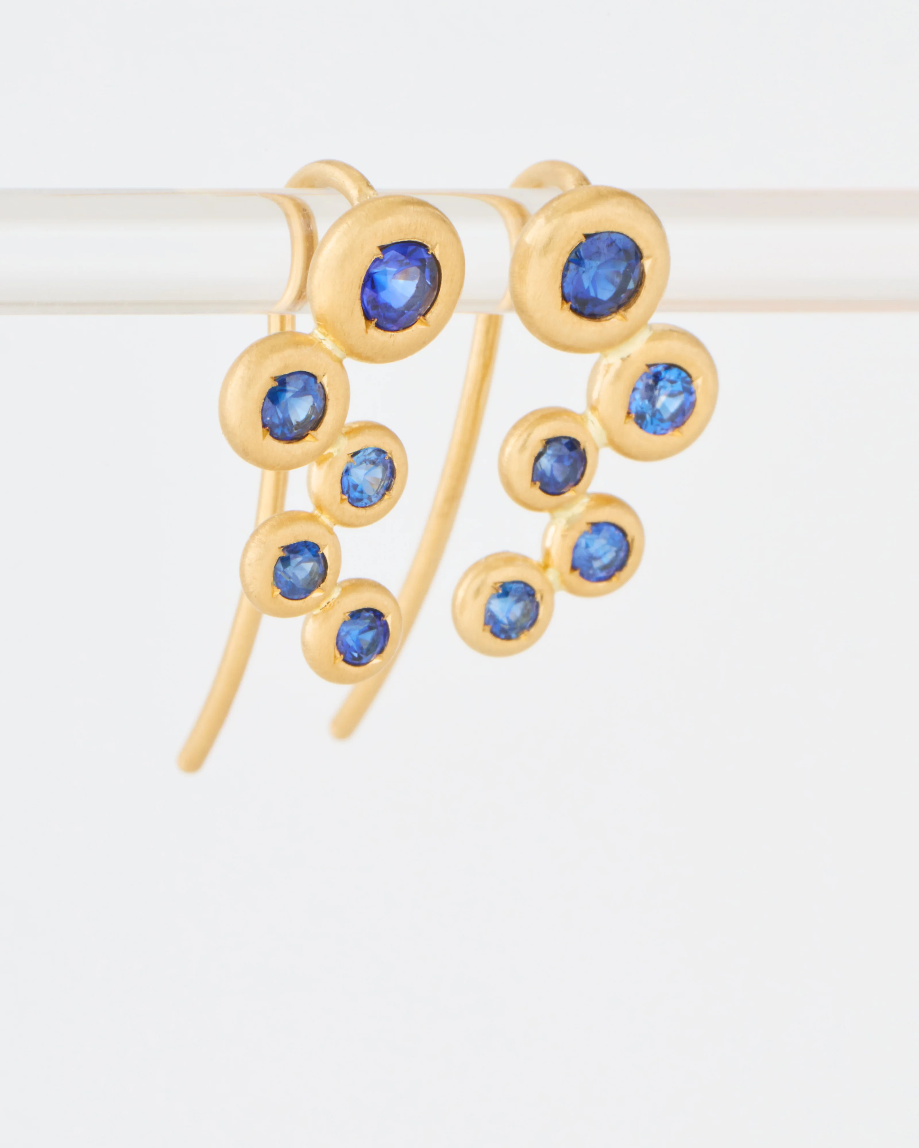 small puff gradation sapphire earrings - Image 3