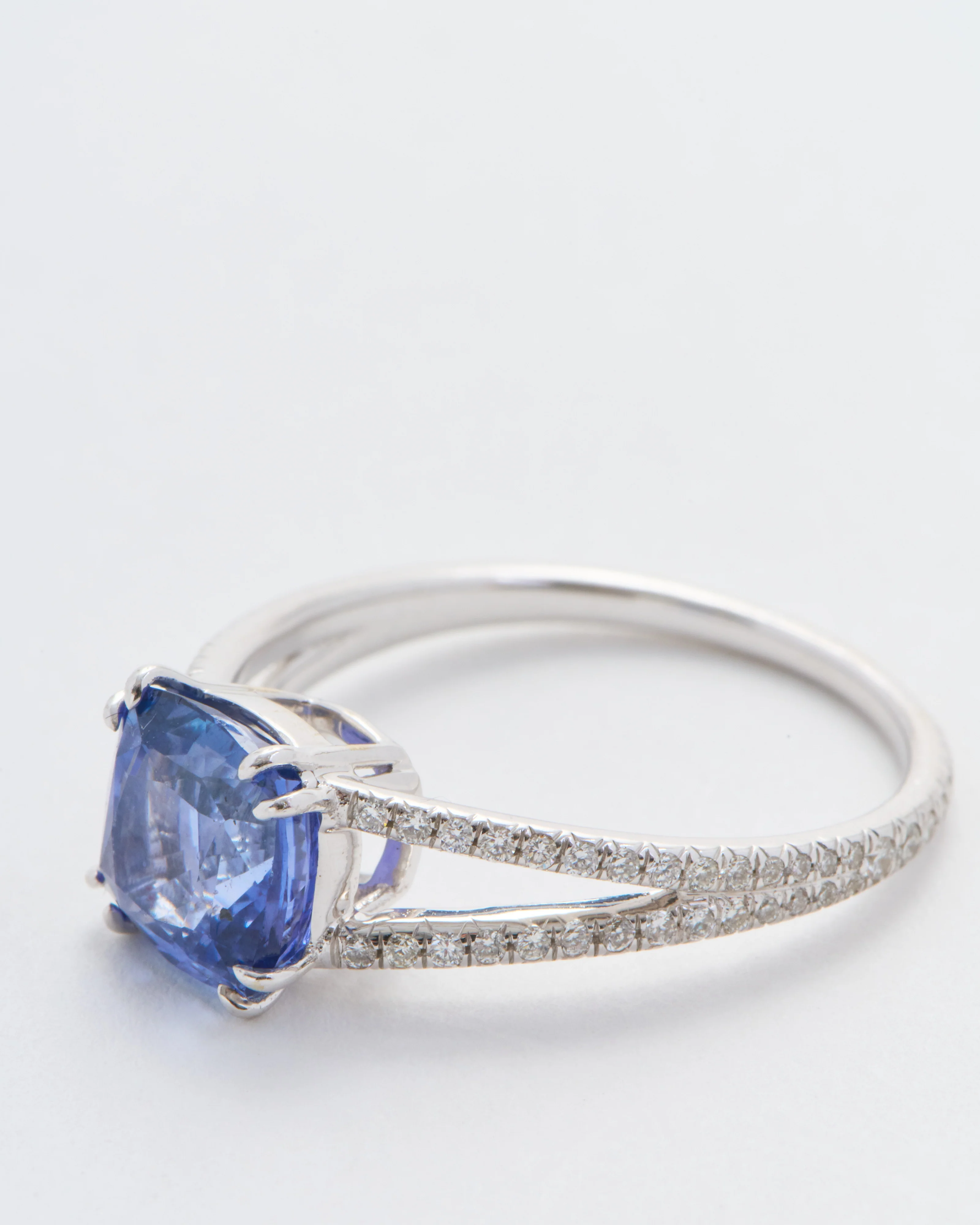 cushion cut sapphire split shank solitaire - Image 6